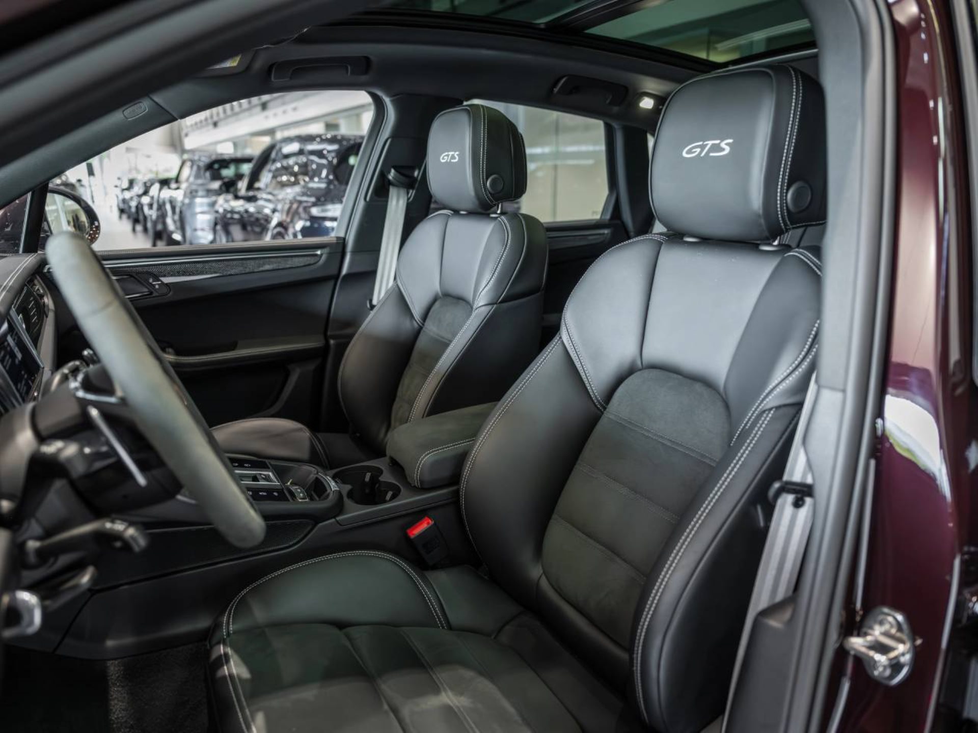 PORSCHE Macan GTS-image-4