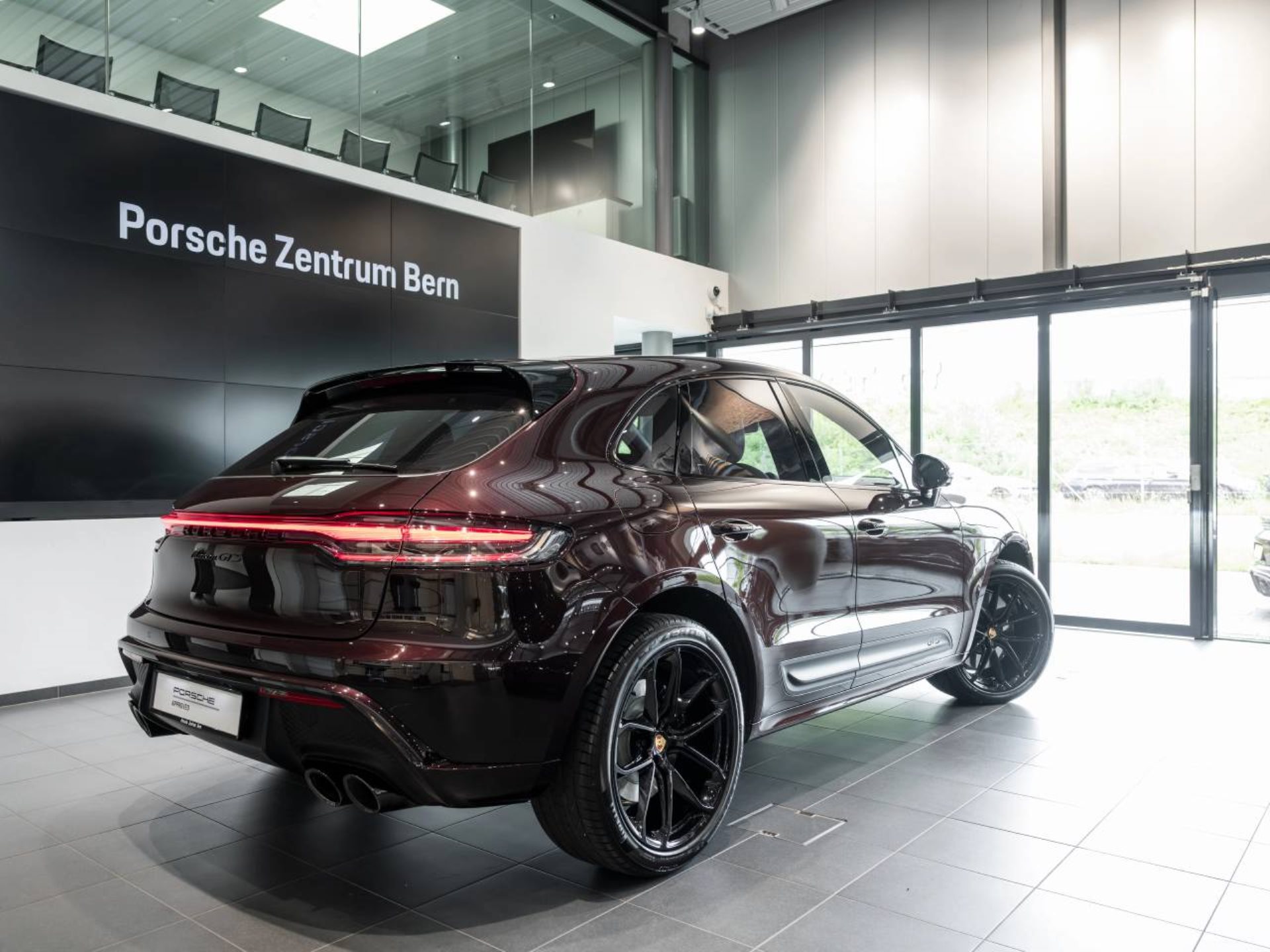 PORSCHE Macan GTS-image-2