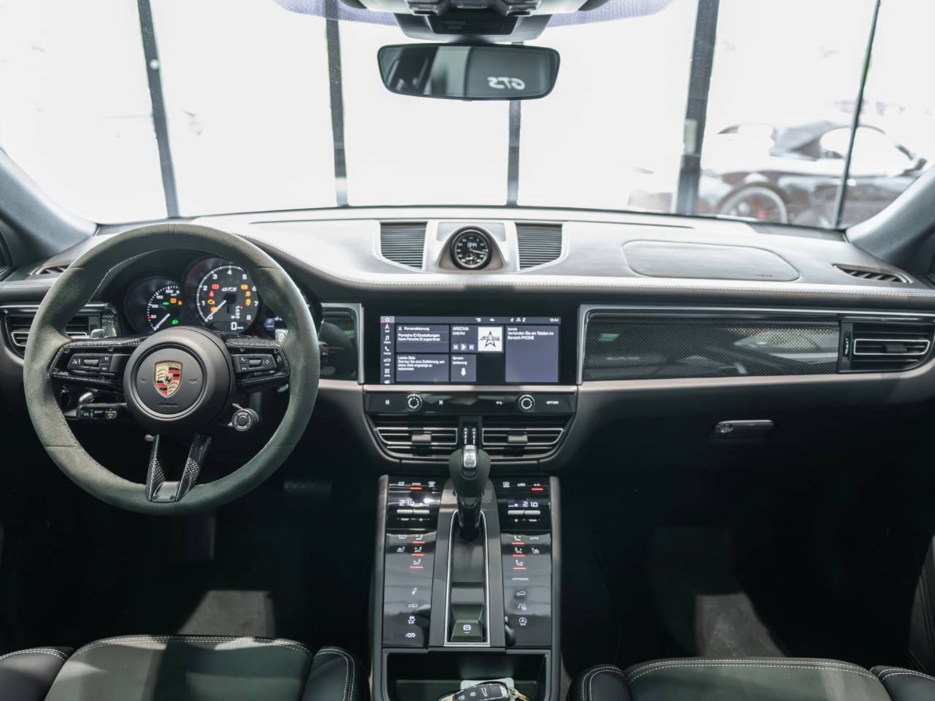 PORSCHE Macan GTS-image-15