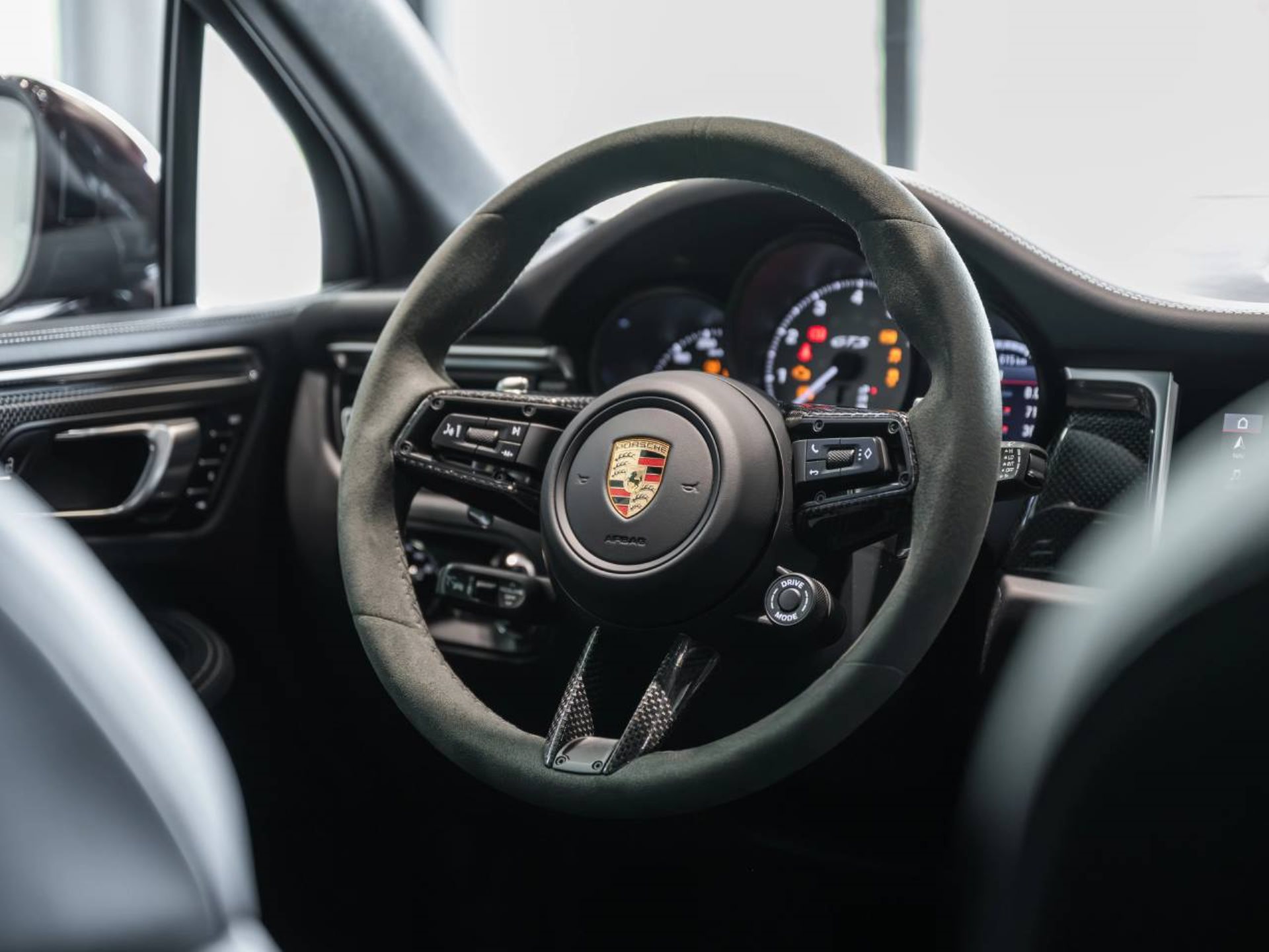PORSCHE Macan GTS-image-14