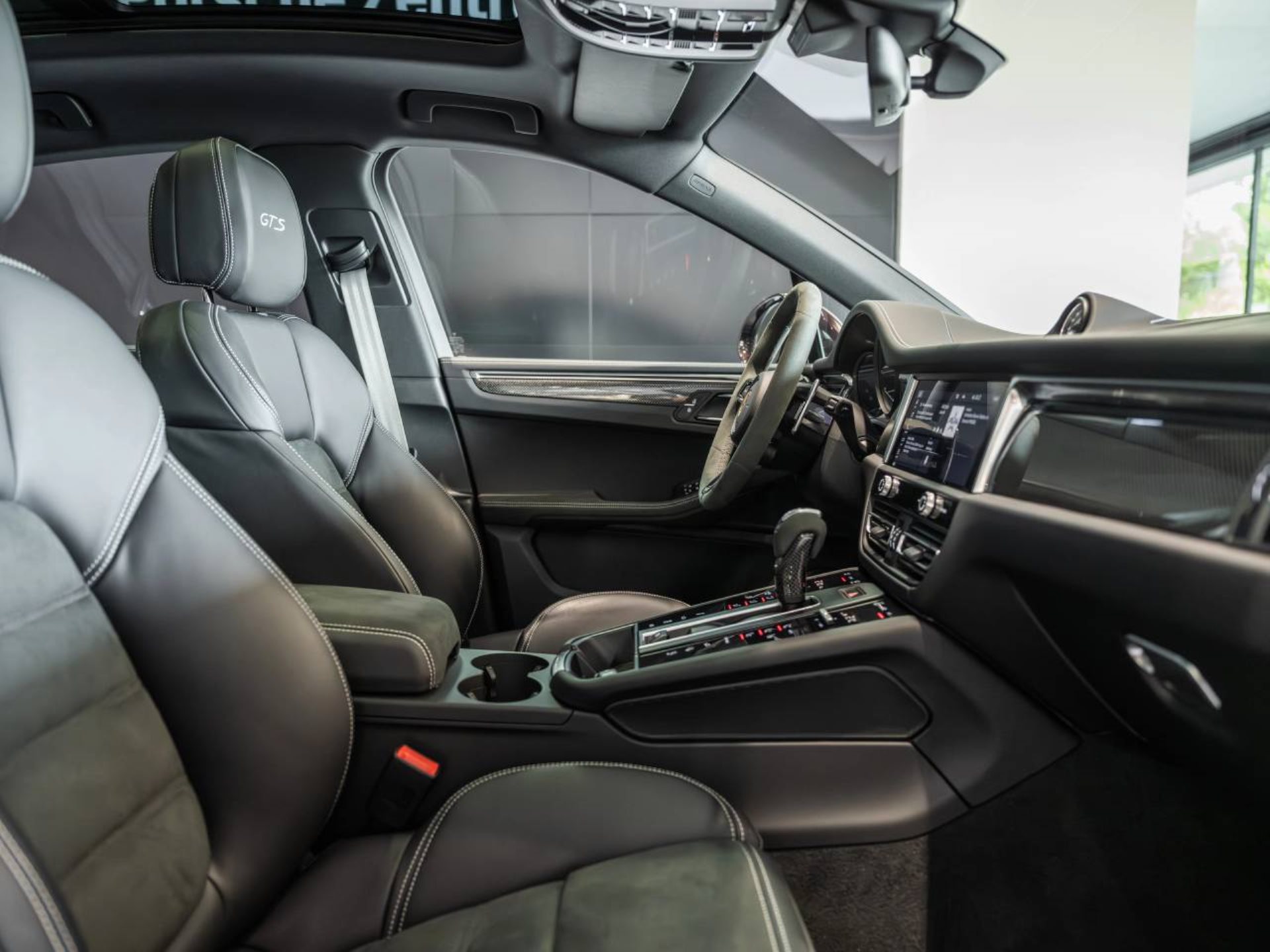 PORSCHE Macan GTS-image-17
