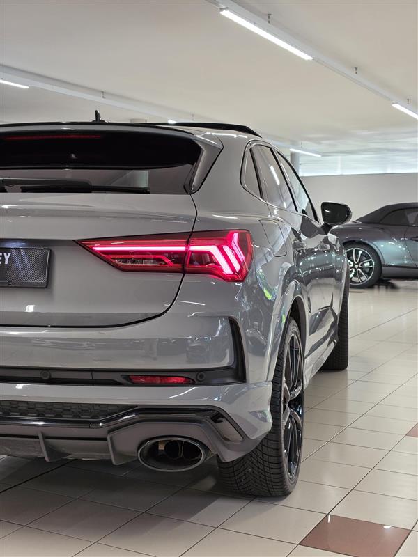 AUDI RS Q3 Sportback quattro S tronic-image-19
