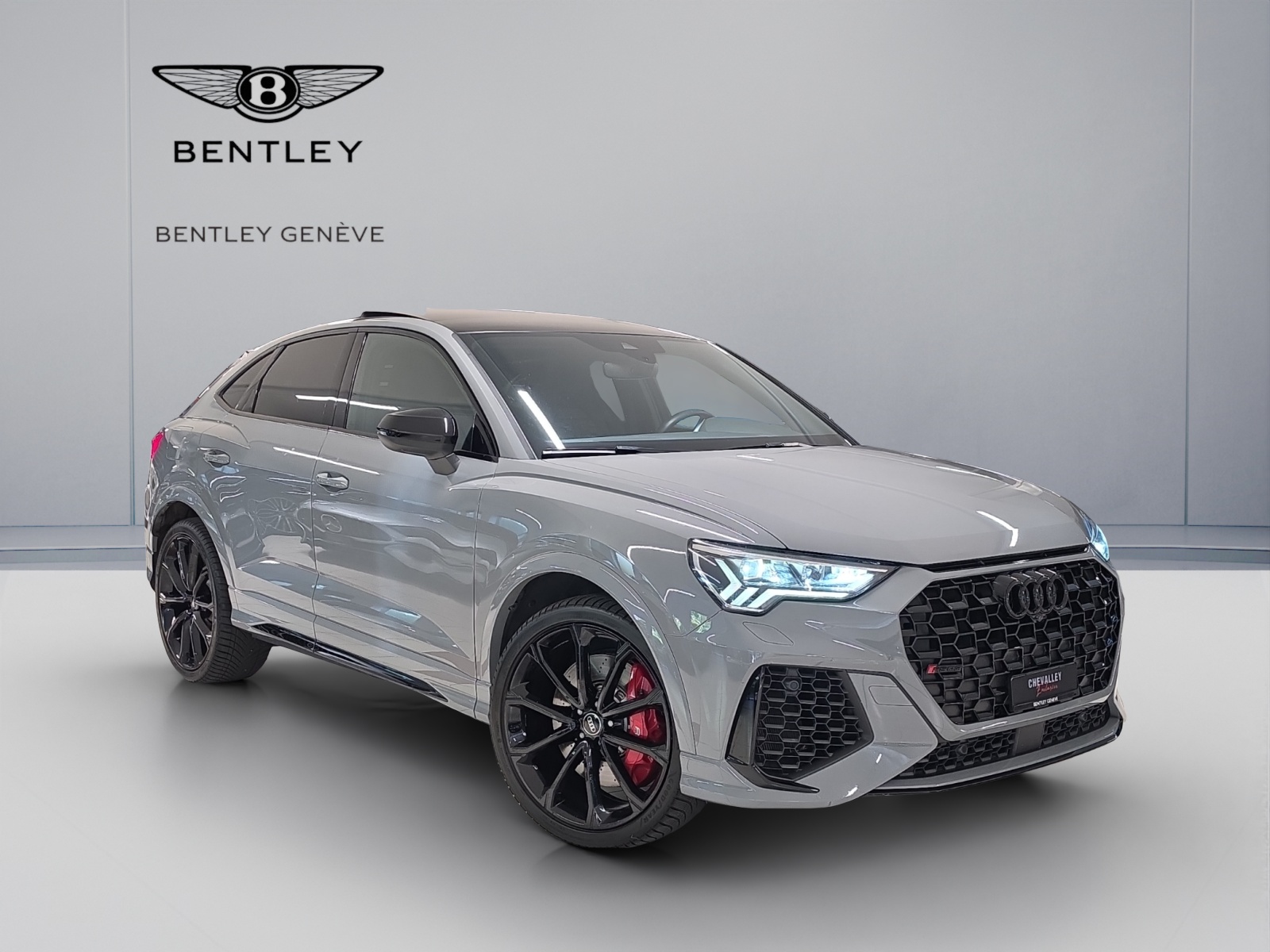 AUDI RS Q3 Sportback quattro S tronic-image-2