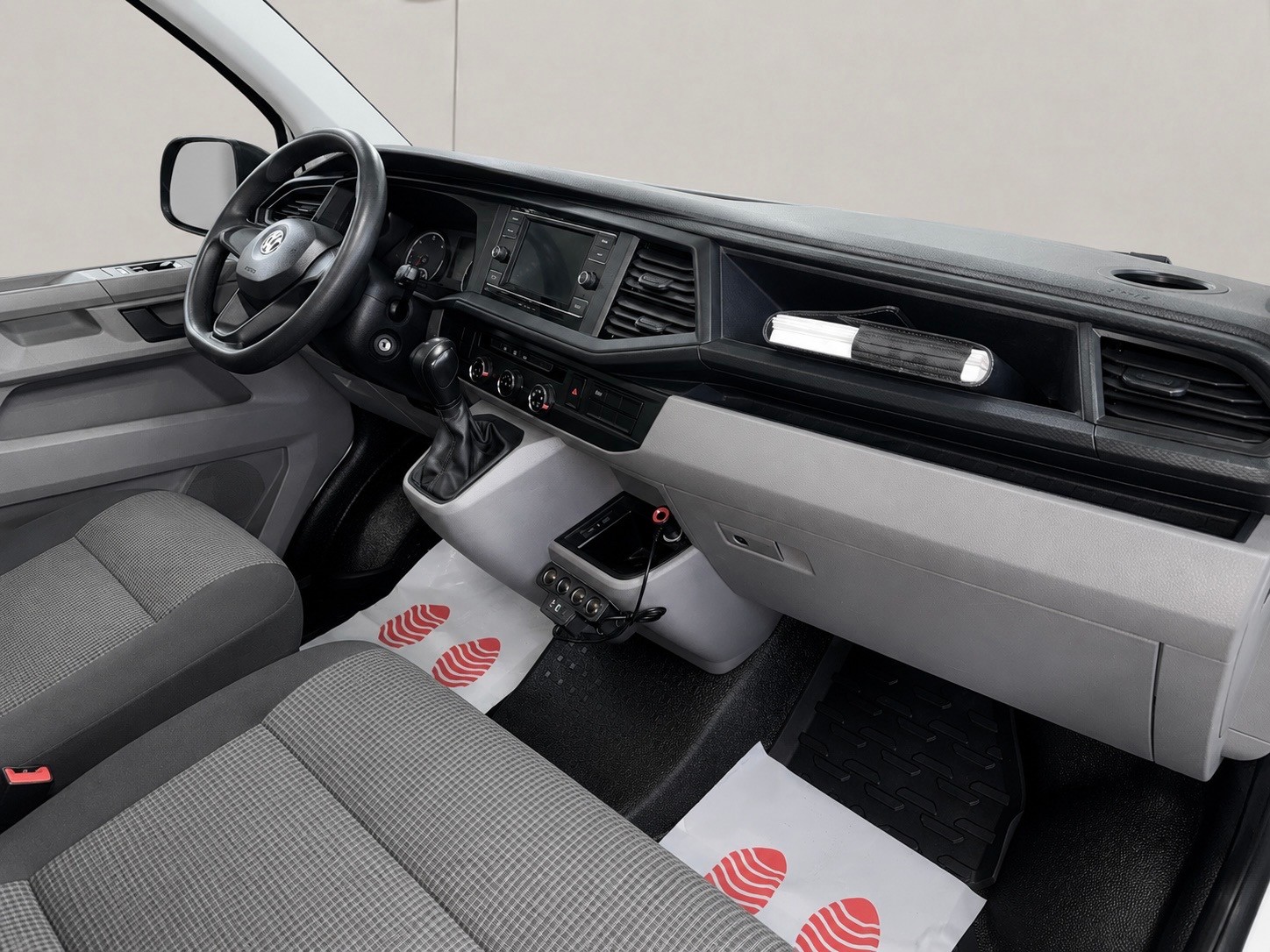VW T6.1 2.0 TDI DSG Lang Version ( Mit AHK / Sortimo Regale / Dachträger )-image-10
