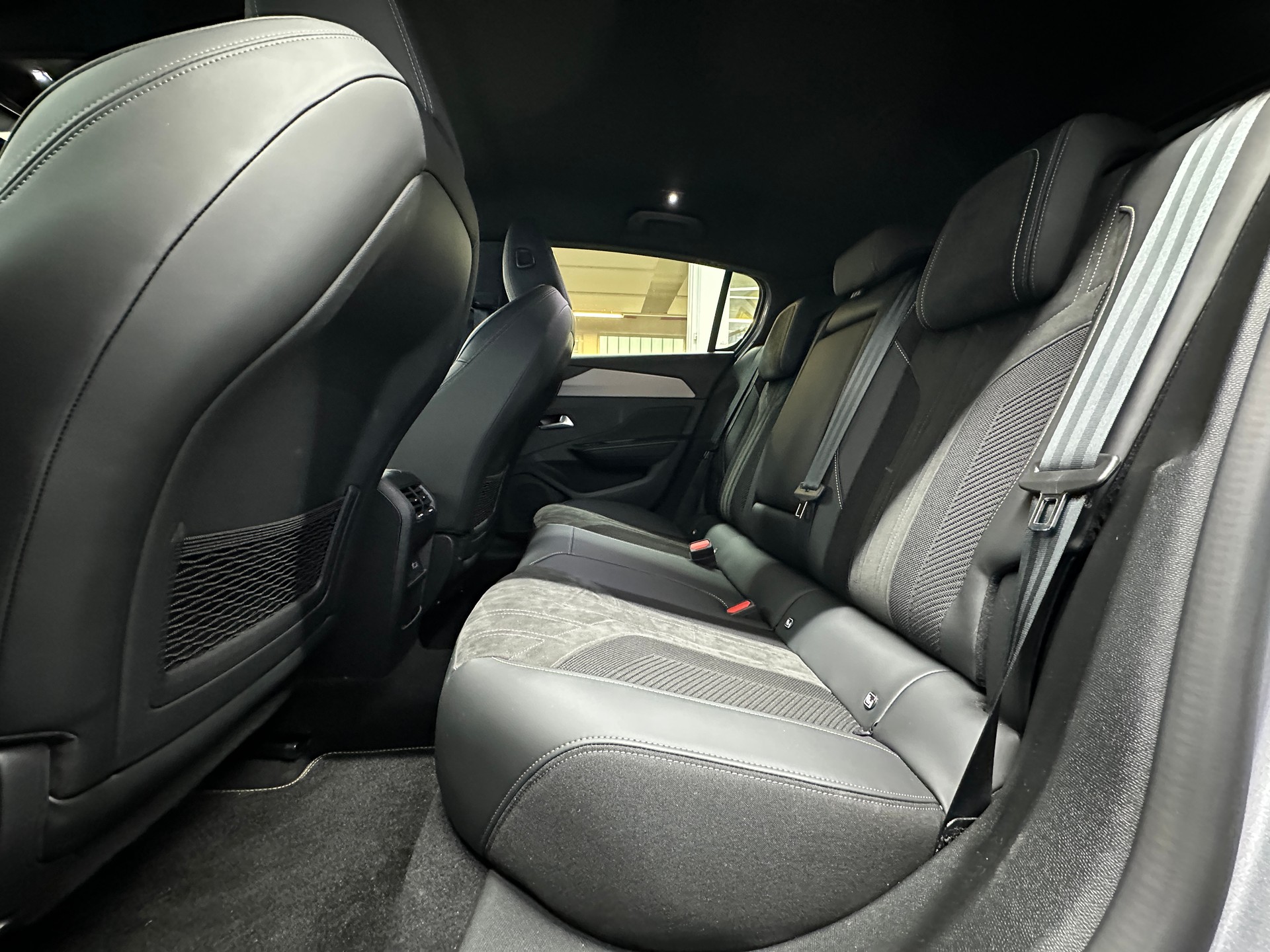PEUGEOT 308 1.6 PHEV 180 GT-image-8