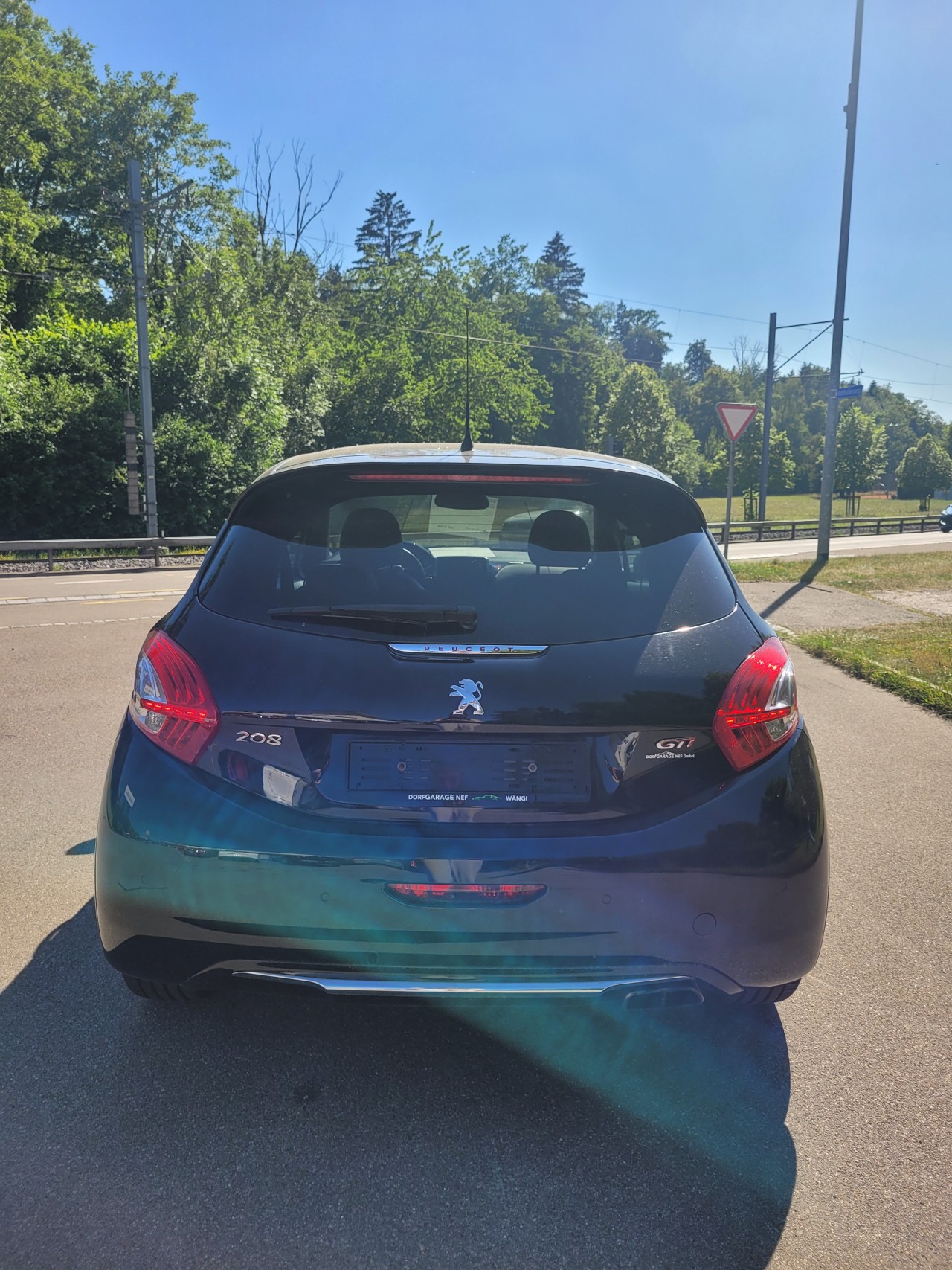 PEUGEOT 208 1.6 Turbo GTi-image-3