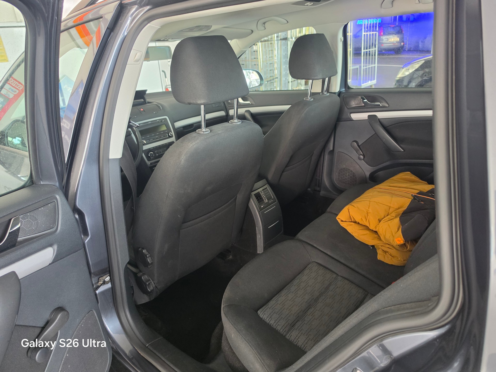 SKODA Octavia Combi 2.0 TDI Arosa 4x4-image-9
