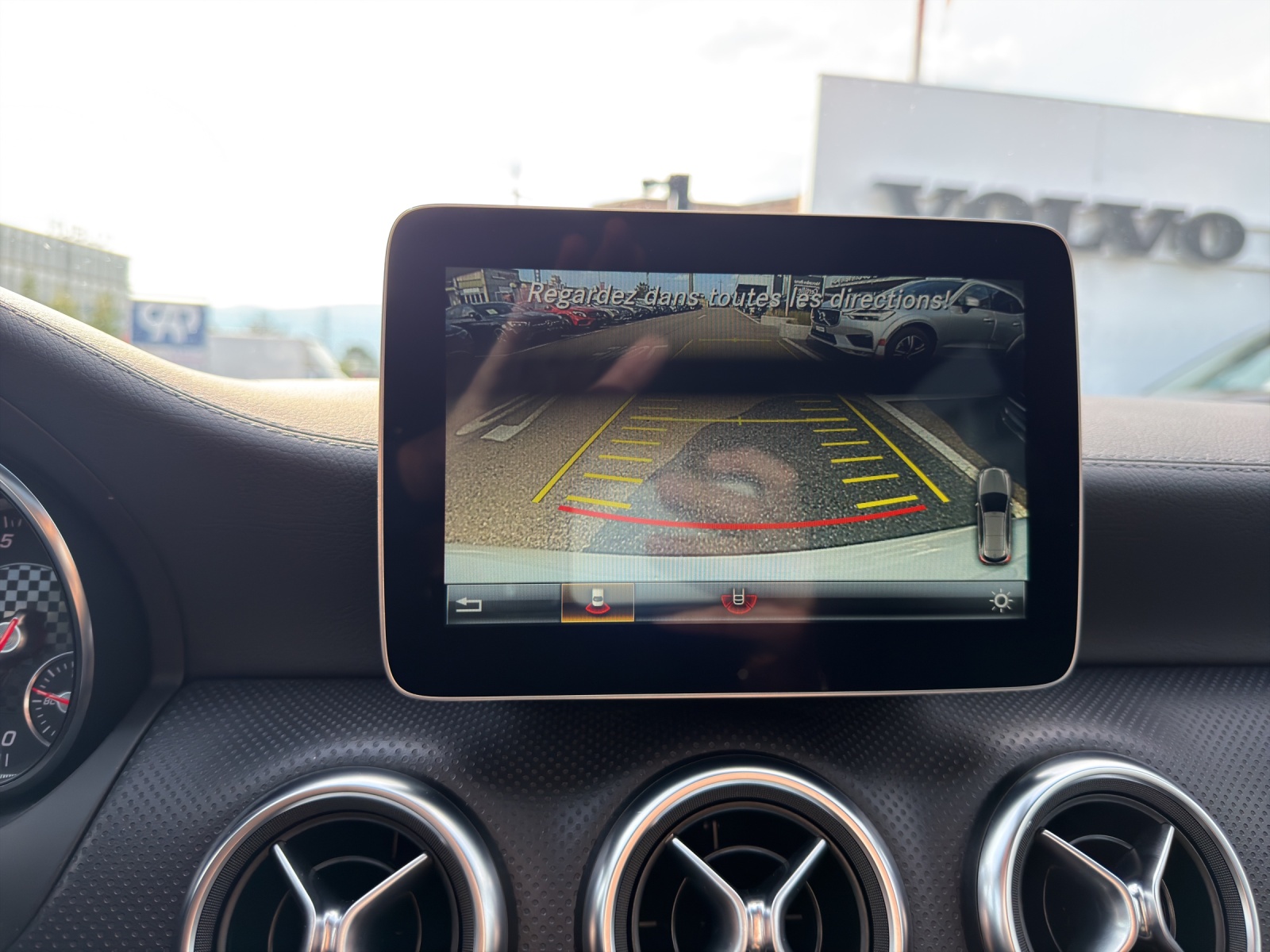 MERCEDES-BENZ A 180 AMG Line 7G-DCT-image-13
