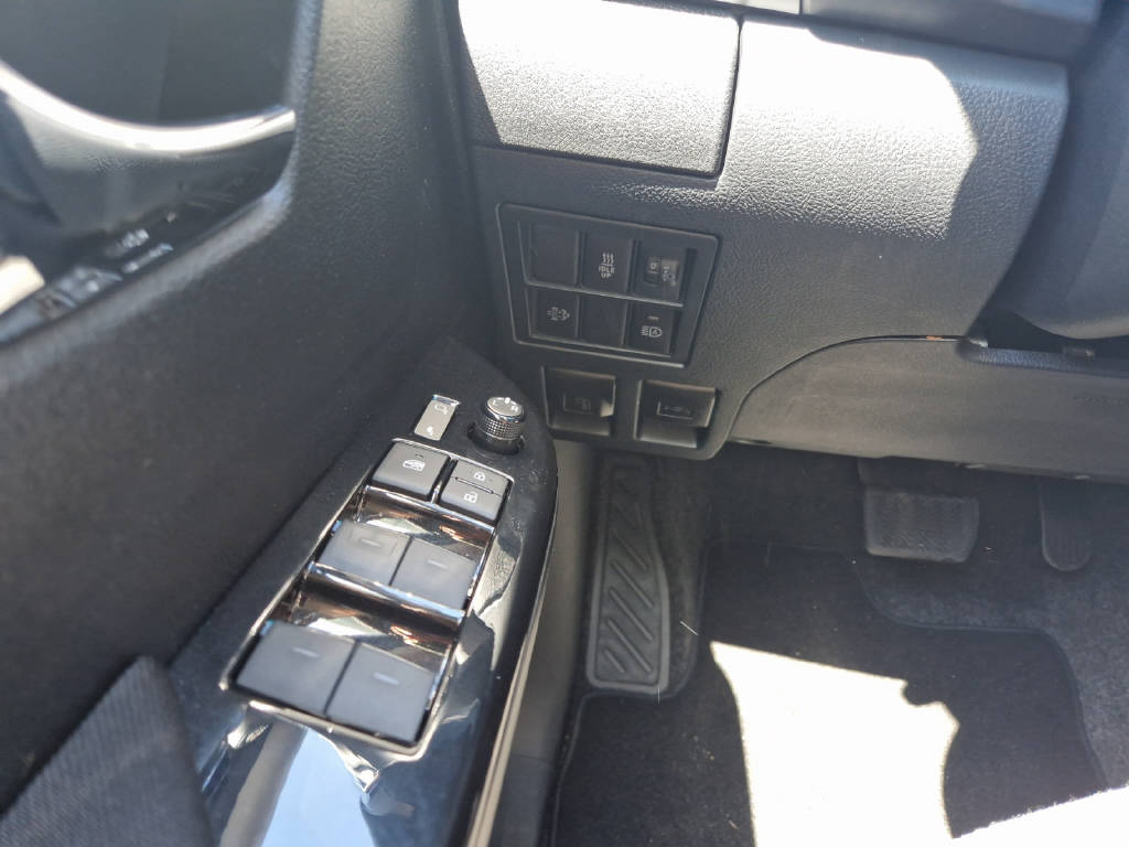 TOYOTA Hilux Double Cab.-Pick-up 2.8 48038/004-image-11