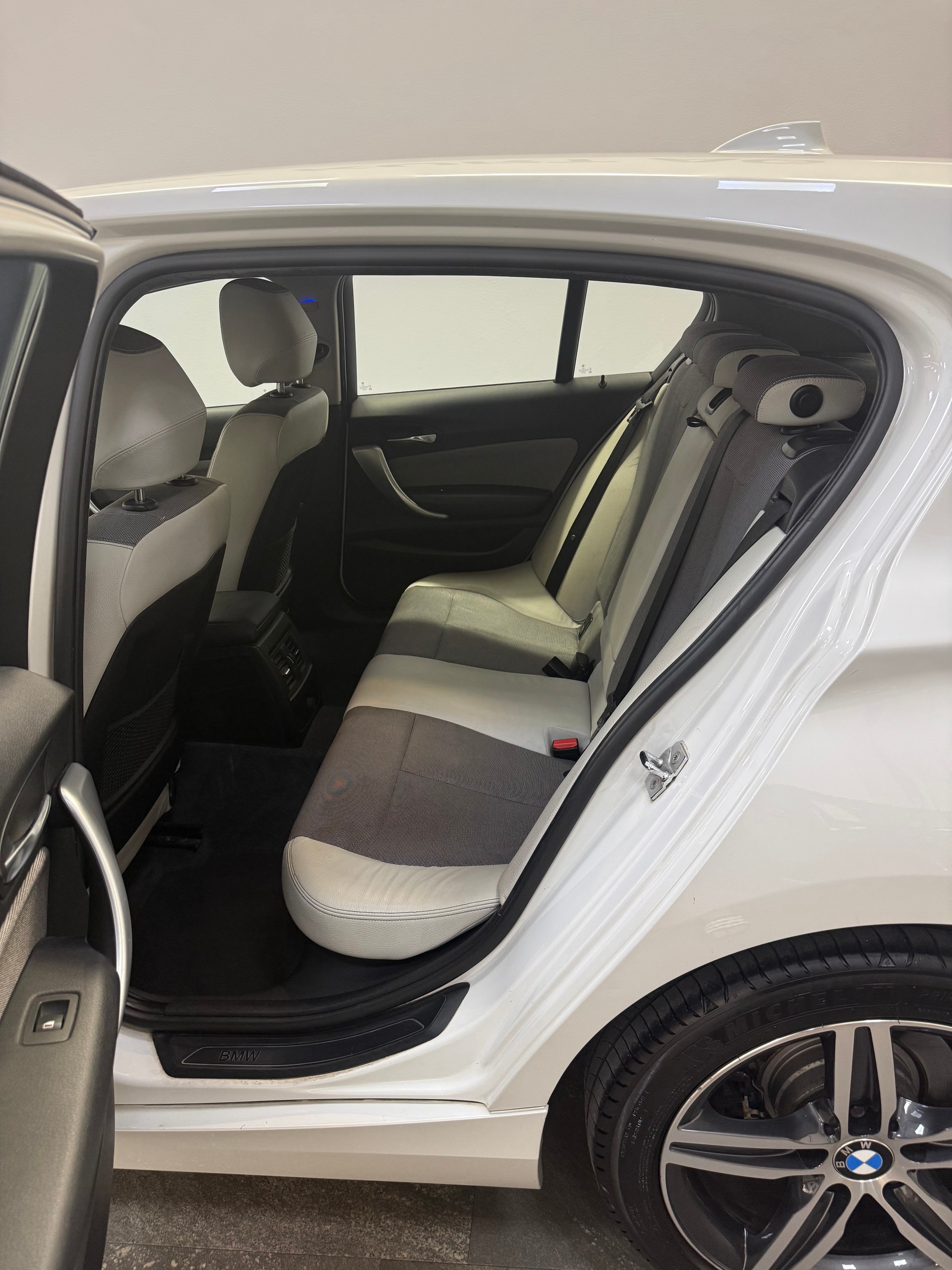 BMW 116i Urban Line-image-14