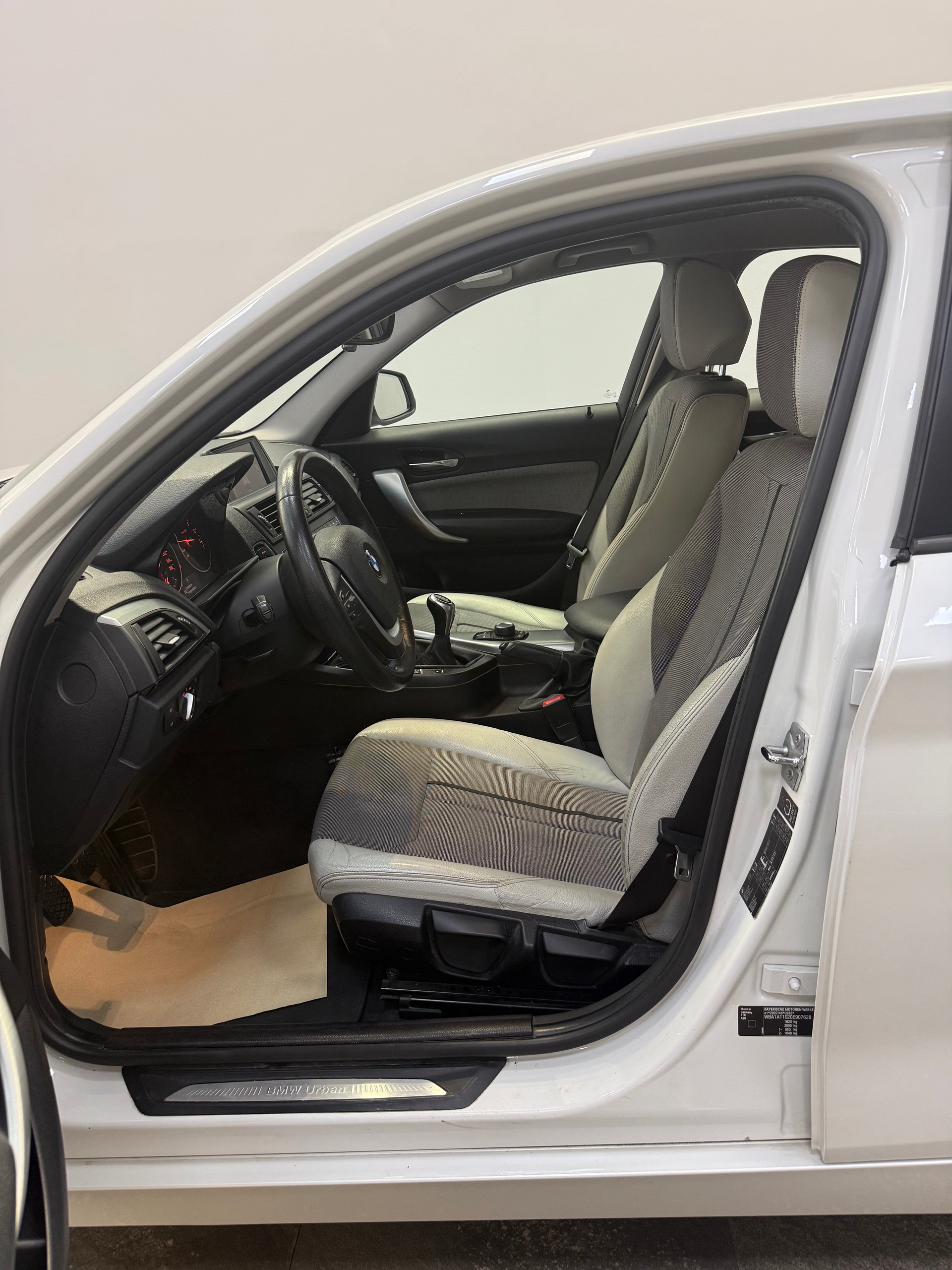BMW 116i Urban Line-image-13
