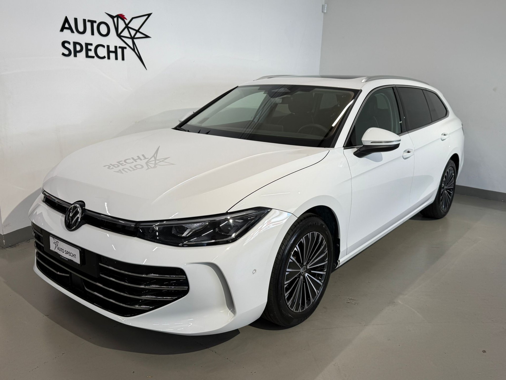VW Passat Variant 2.0 TDI evo Elegance DSG-image-1
