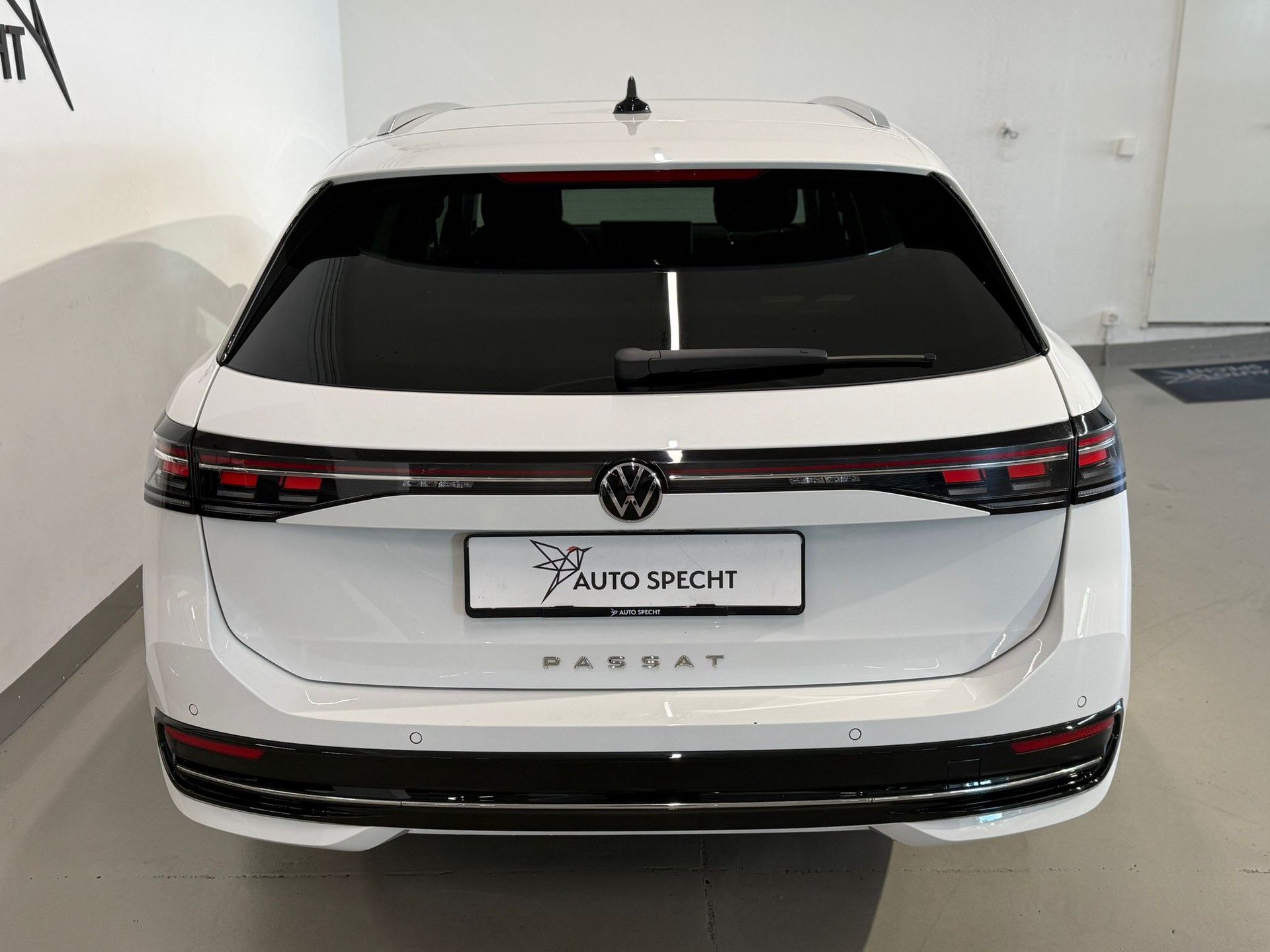 VW Passat Variant 2.0 TDI evo Elegance DSG-image-5