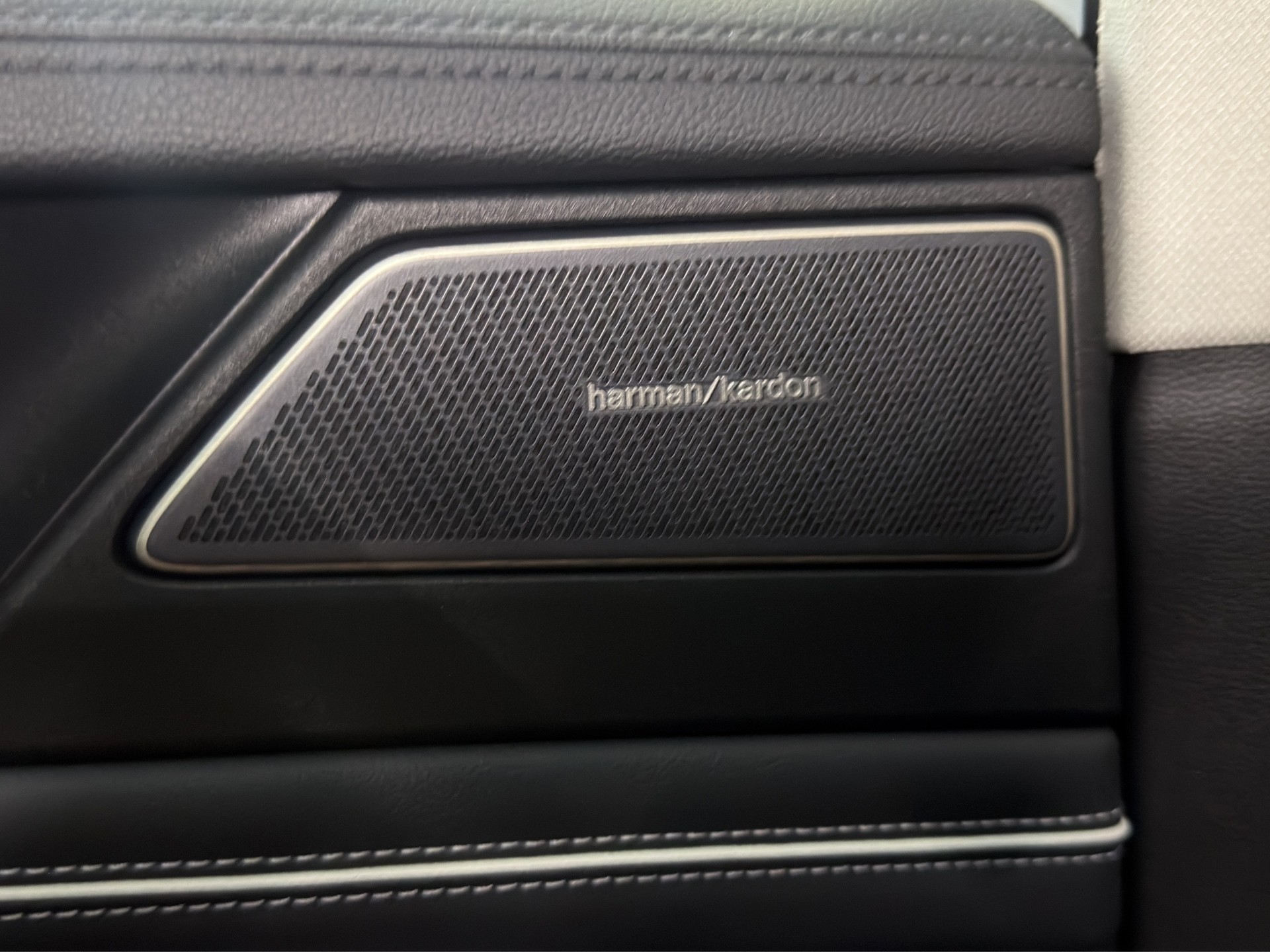 VW Passat Variant 2.0 TDI evo Elegance DSG-image-33