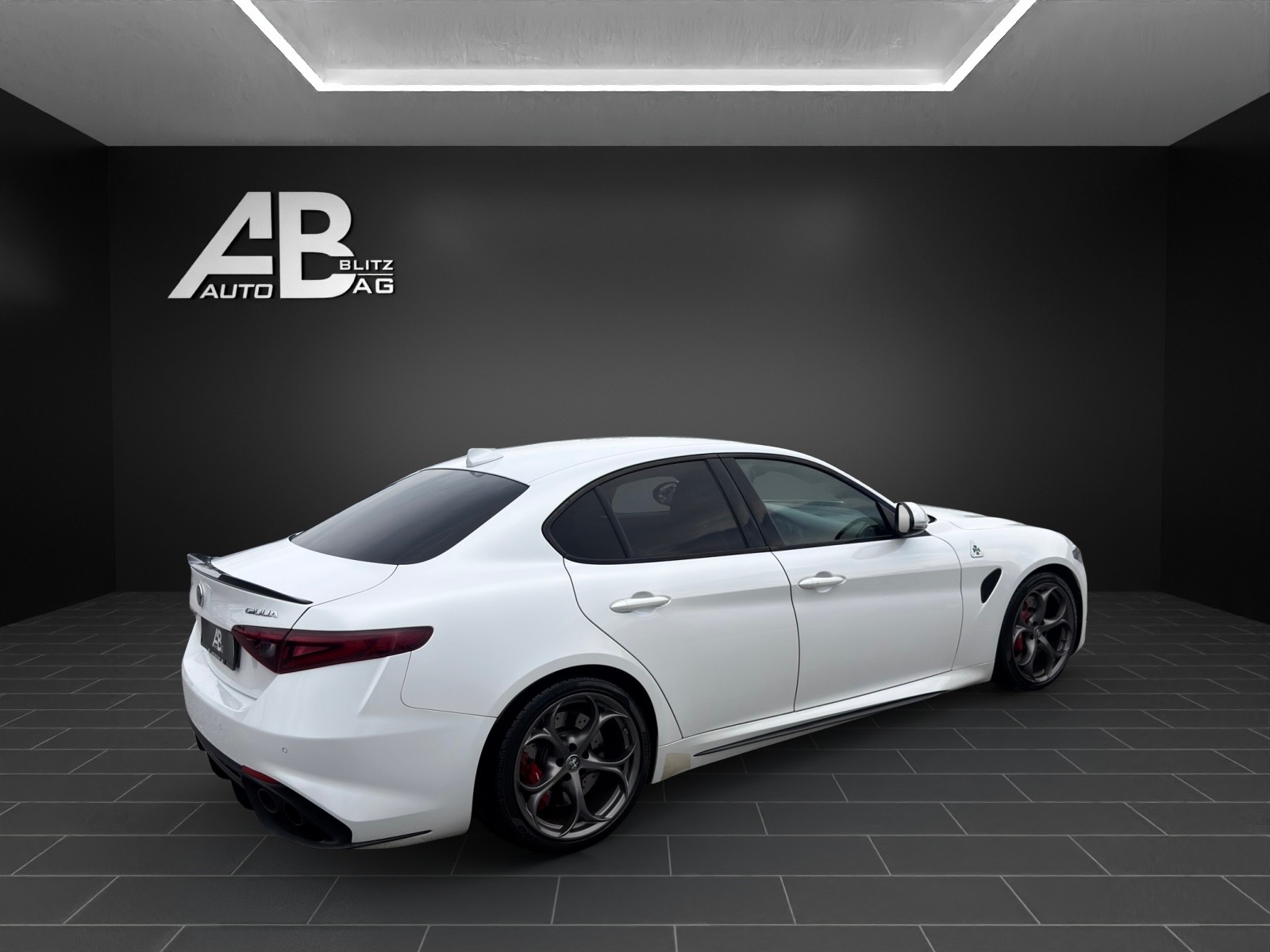 ALFA ROMEO Giulia 2.9 V6 Quadrifoglio Automatic mit 510 PS-image-4