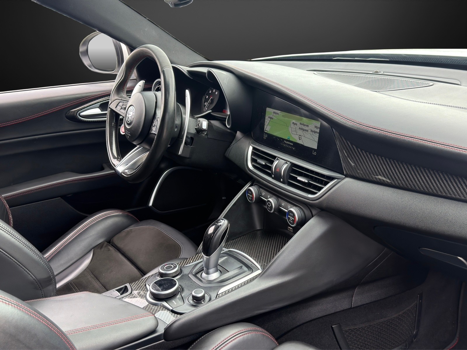 ALFA ROMEO Giulia 2.9 V6 Quadrifoglio Automatic mit 510 PS-image-9