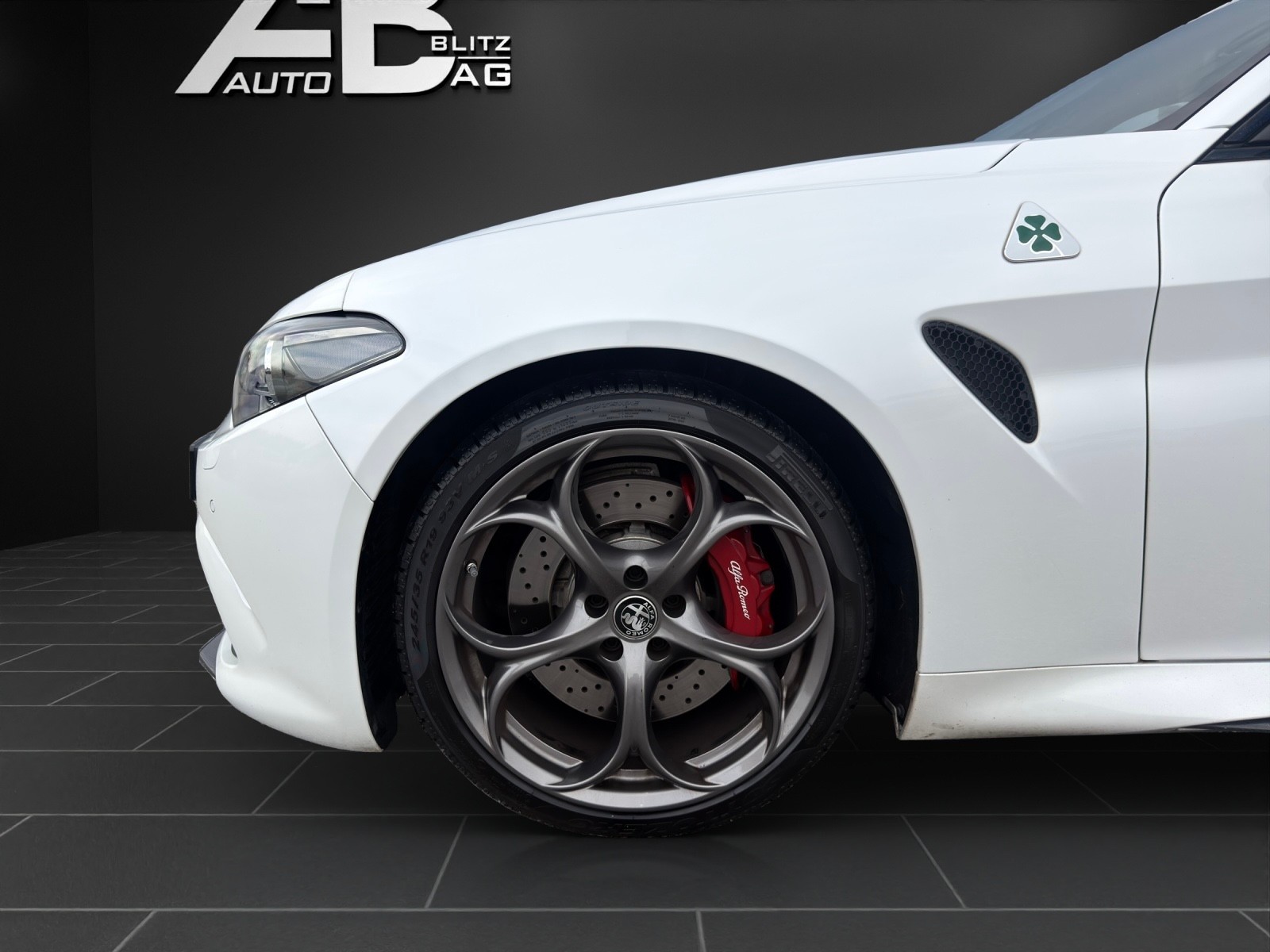ALFA ROMEO Giulia 2.9 V6 Quadrifoglio Automatic mit 510 PS-image-14