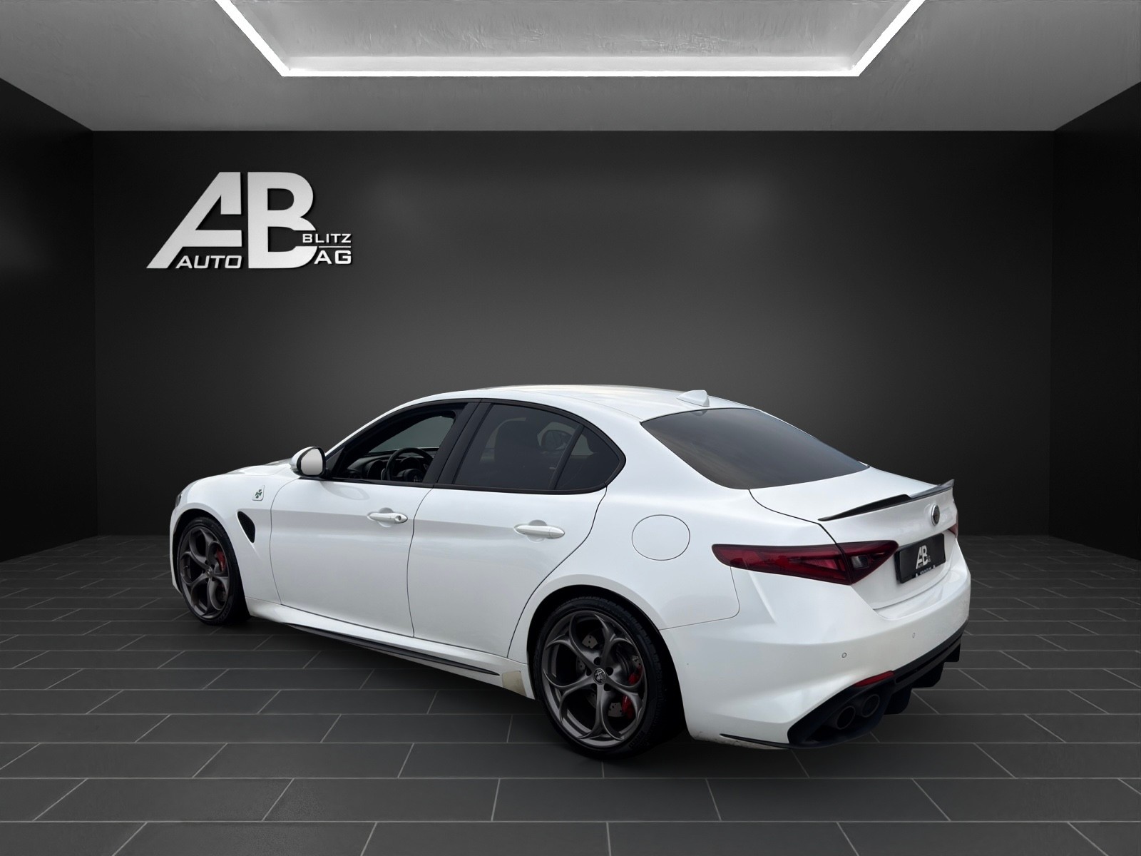 ALFA ROMEO Giulia 2.9 V6 Quadrifoglio Automatic mit 510 PS-image-2