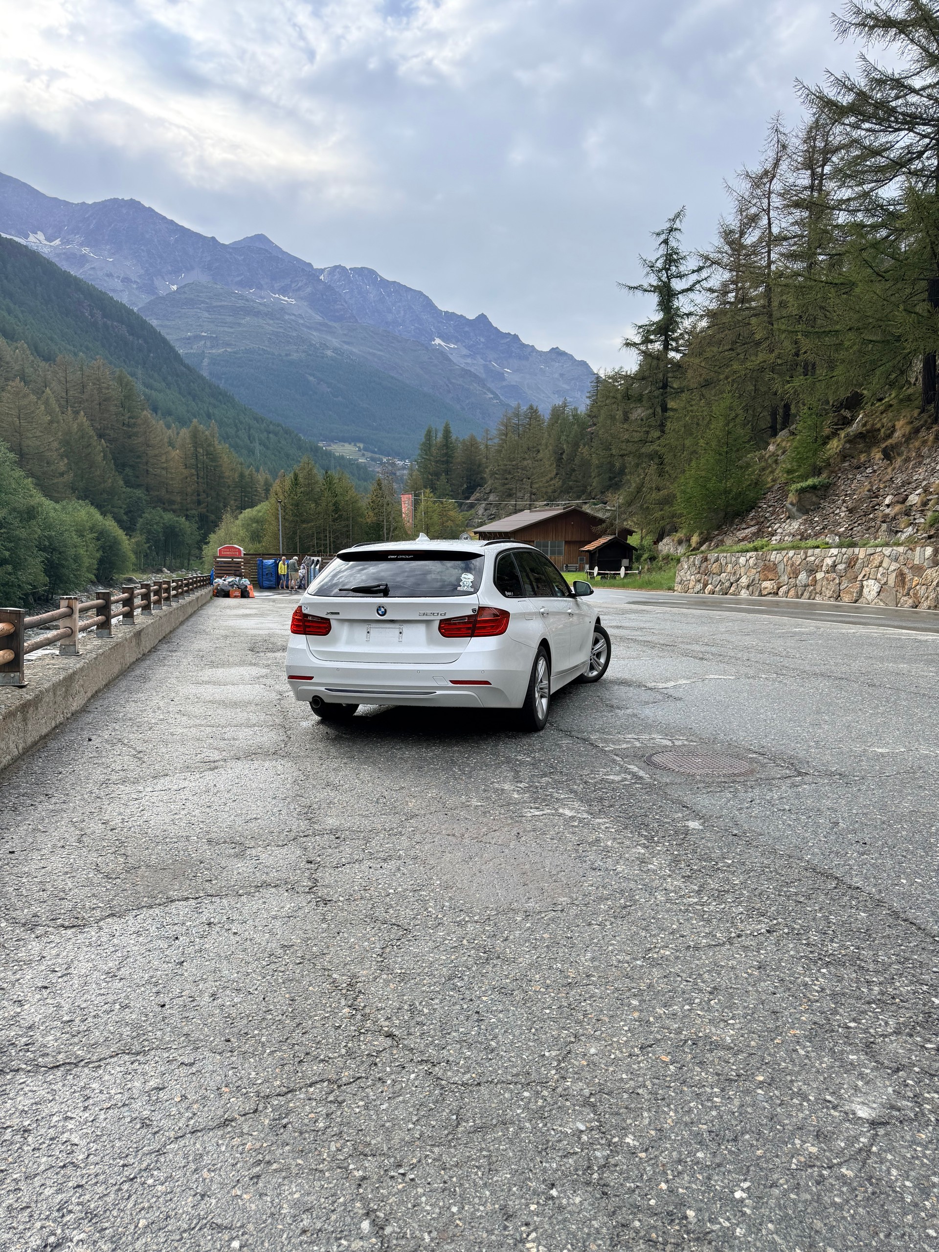 BMW 320d xDrive-image-2