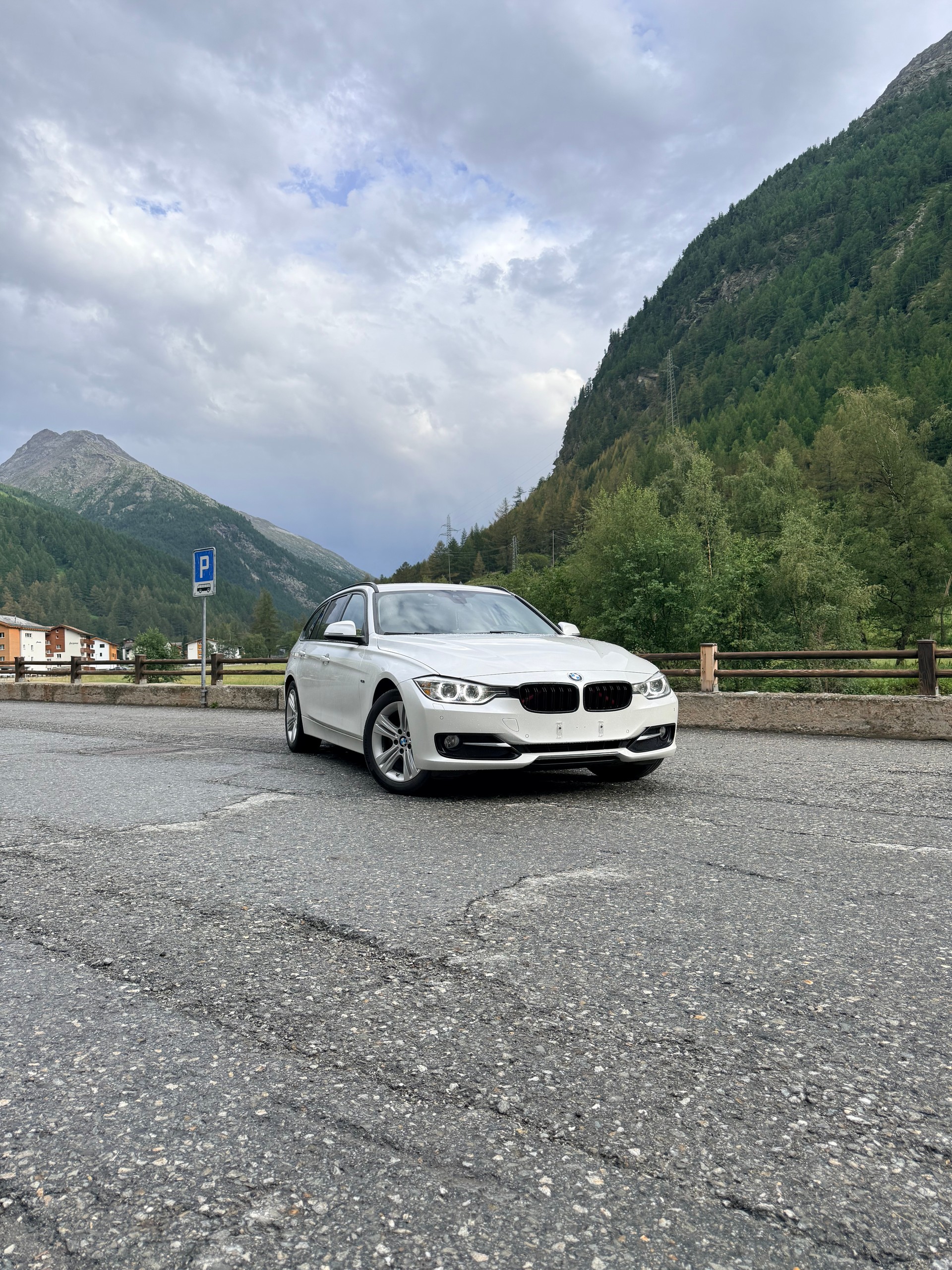 BMW 320d xDrive-image-1