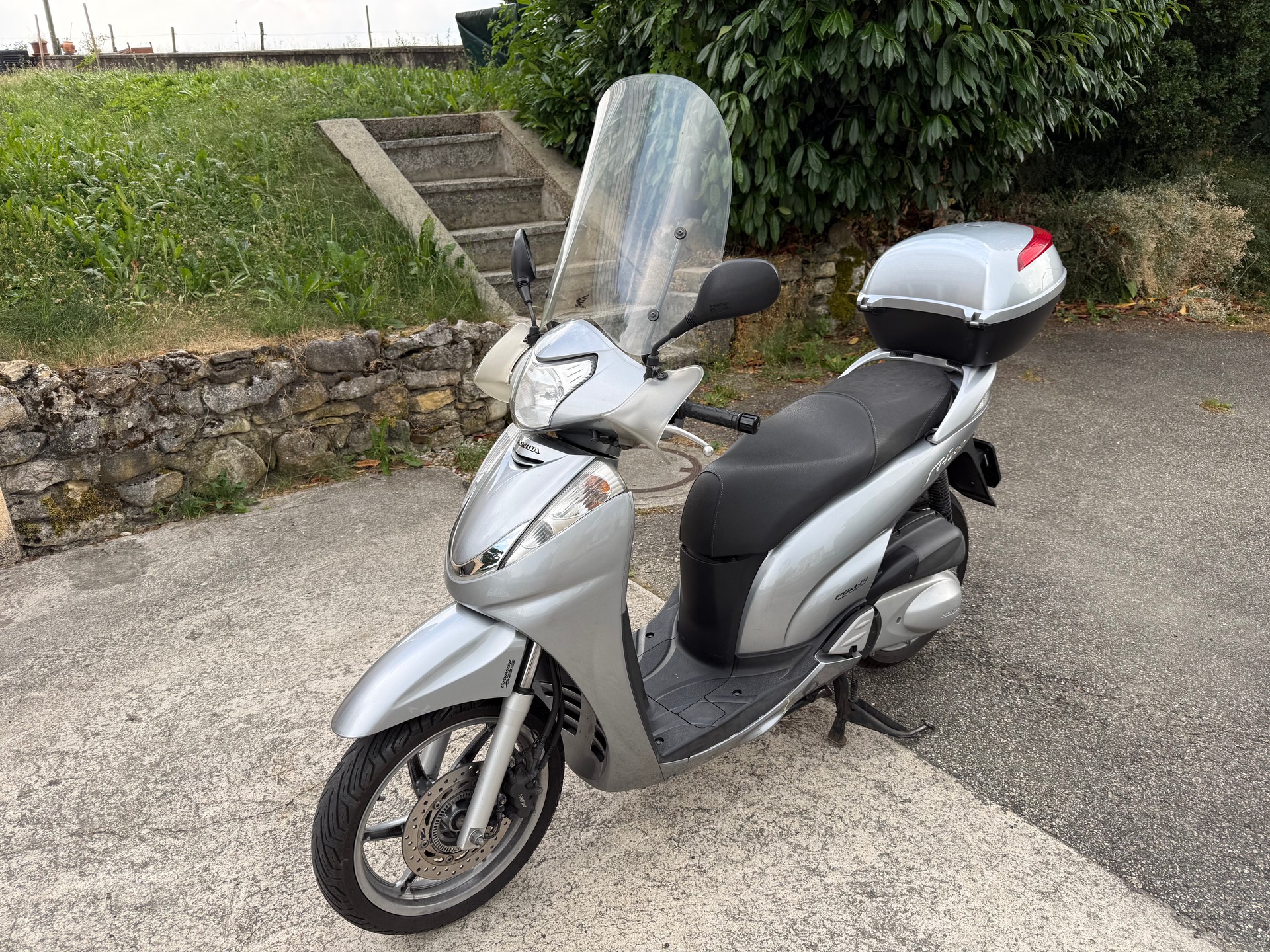 HONDA SH 300 i ABS-image-1