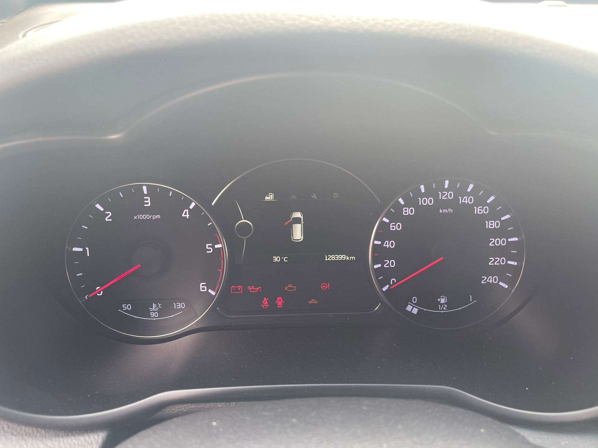 KIA Carens 1.7 CRDi Trend-image-9