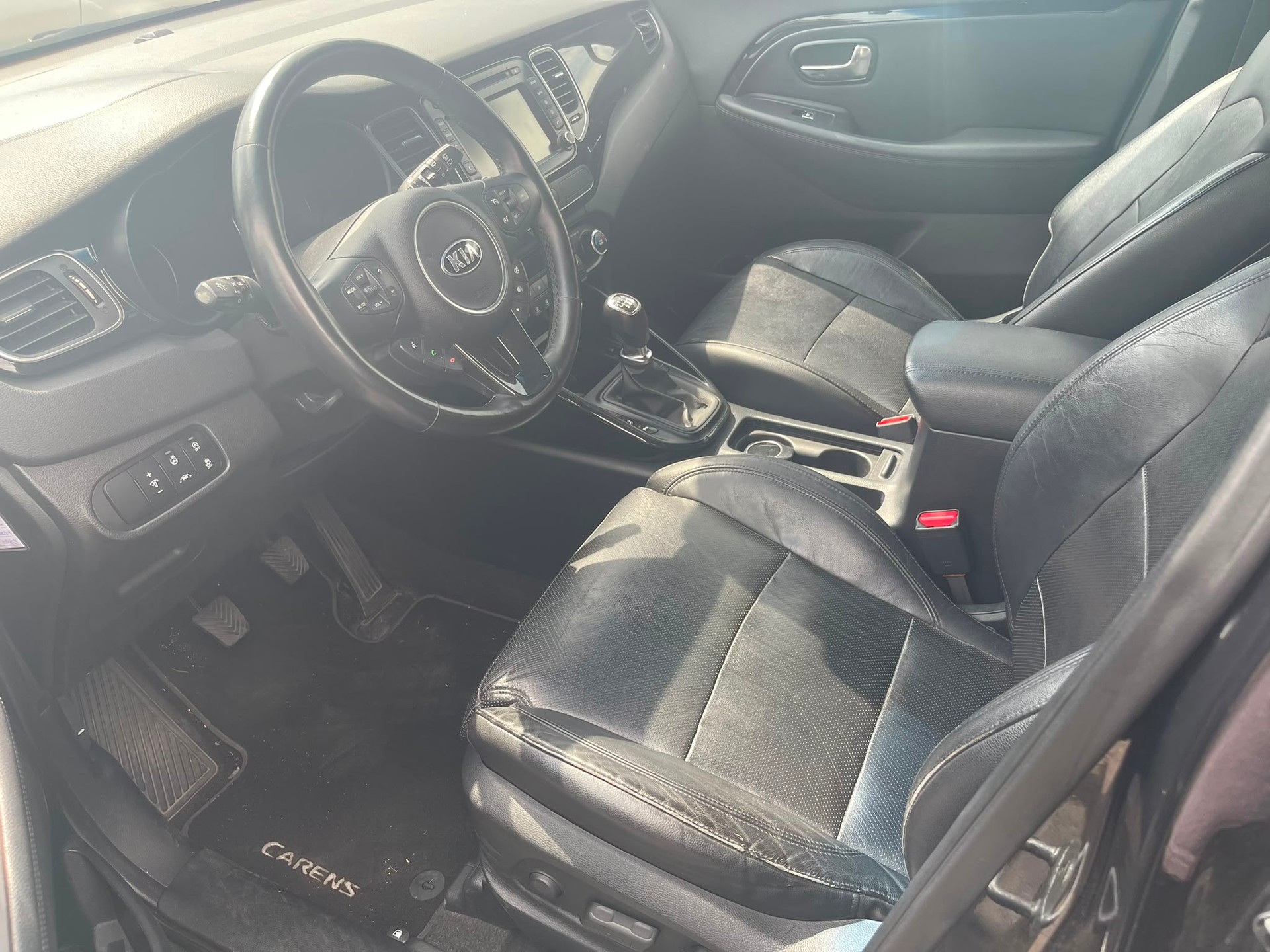 KIA Carens 1.7 CRDi Trend-image-5