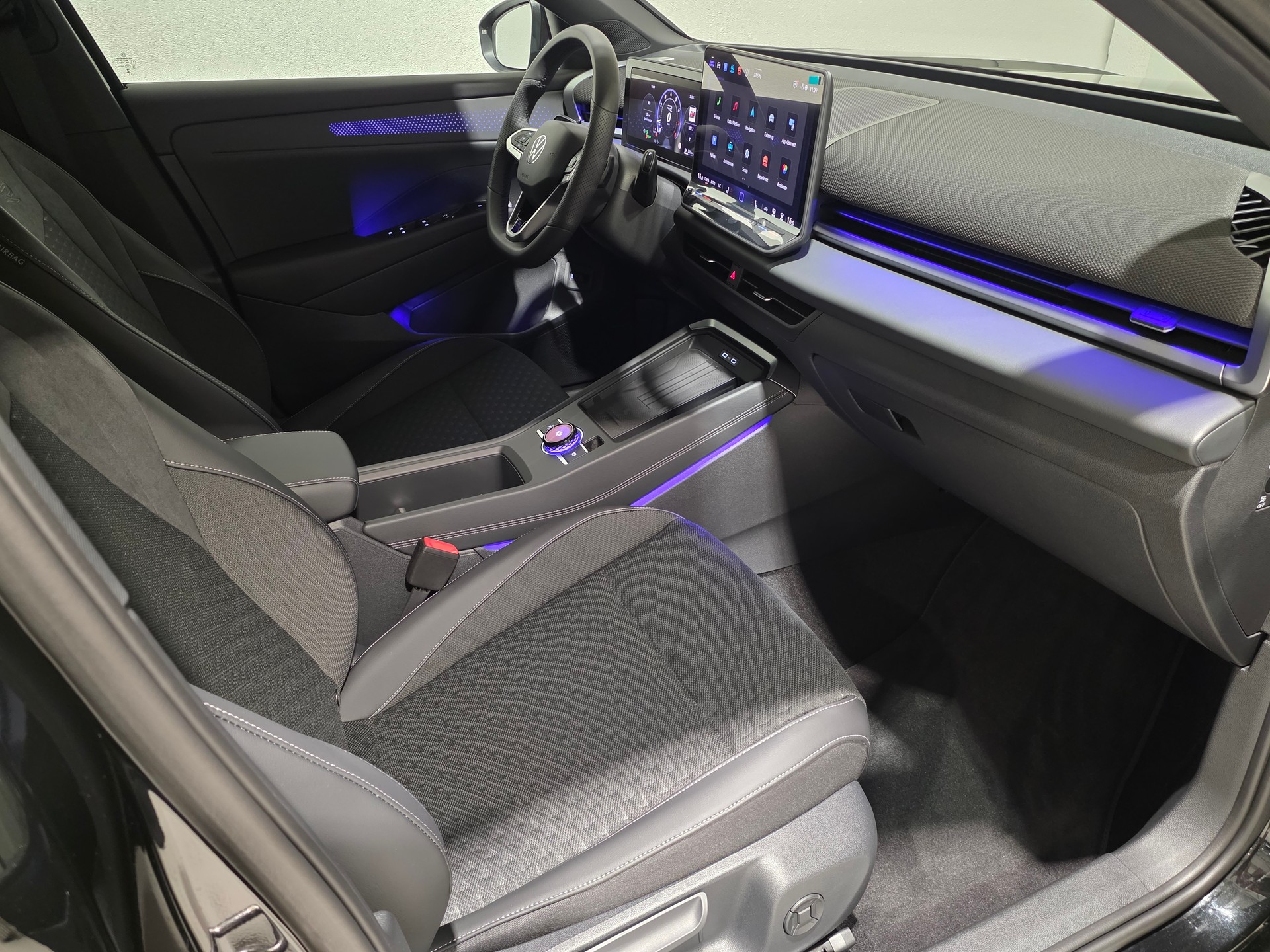 VW T-Roc 1.5 eTSI mHEV R-Line DSG-image-25