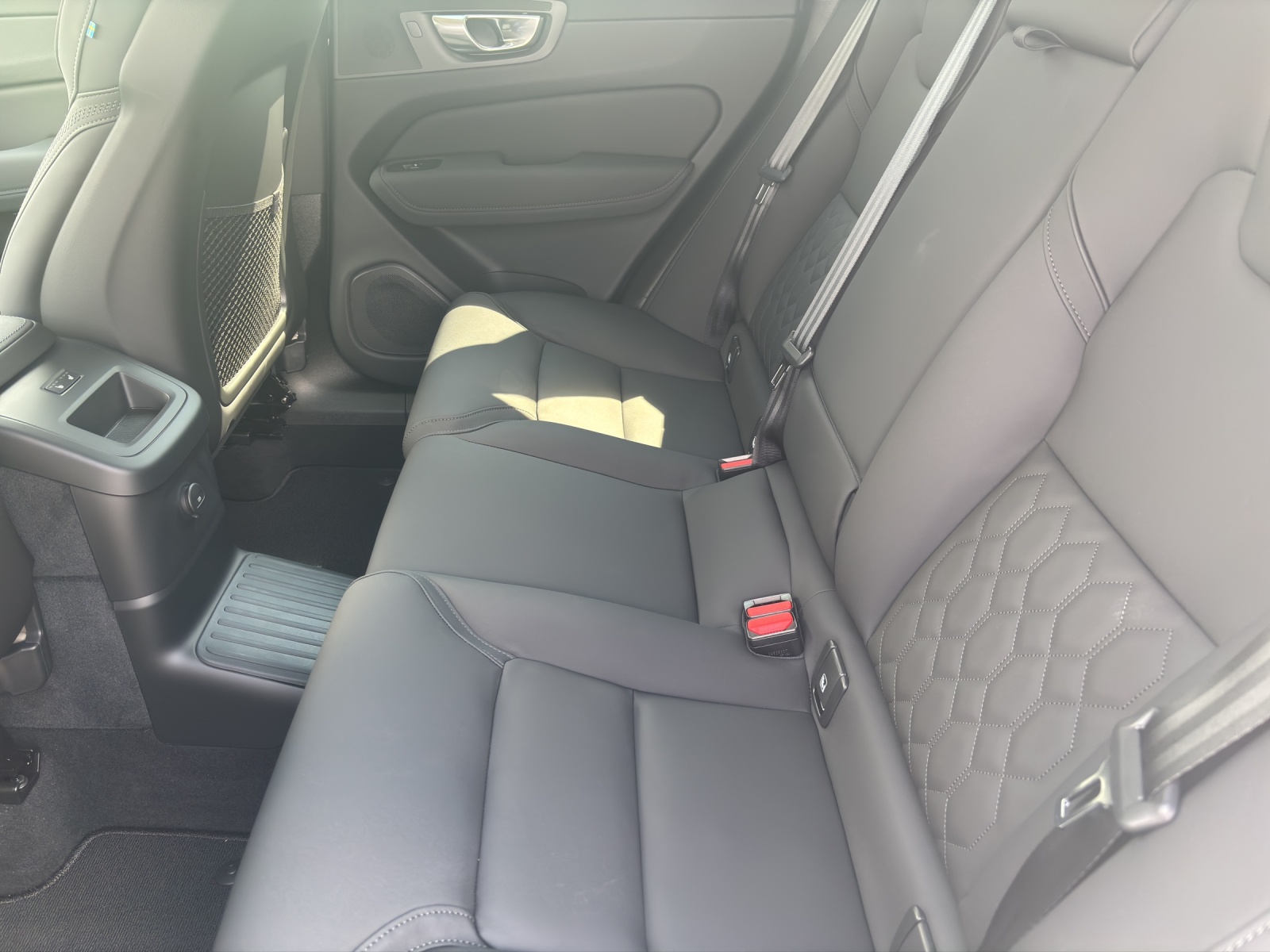 VOLVO XC60 2.0 T6 TE Plus Dark eAWD-image-11