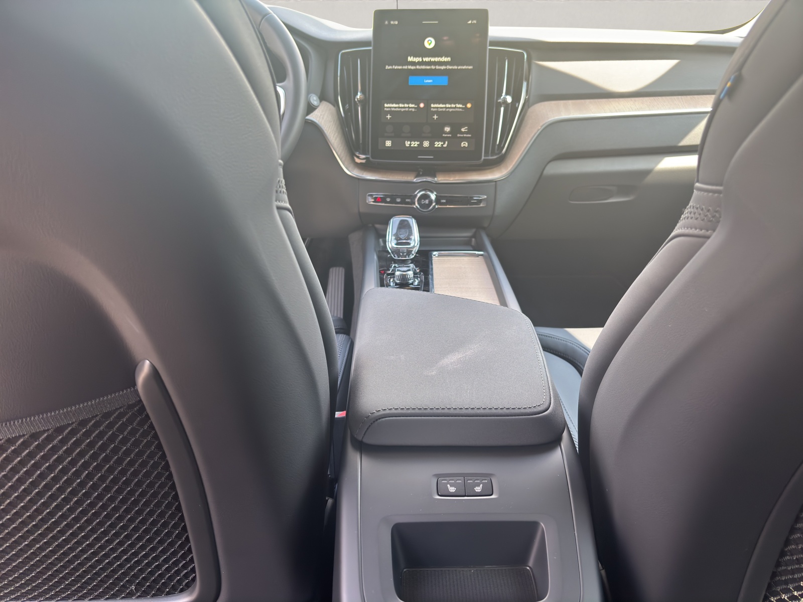 VOLVO XC60 2.0 T6 TE Plus Dark eAWD-image-12