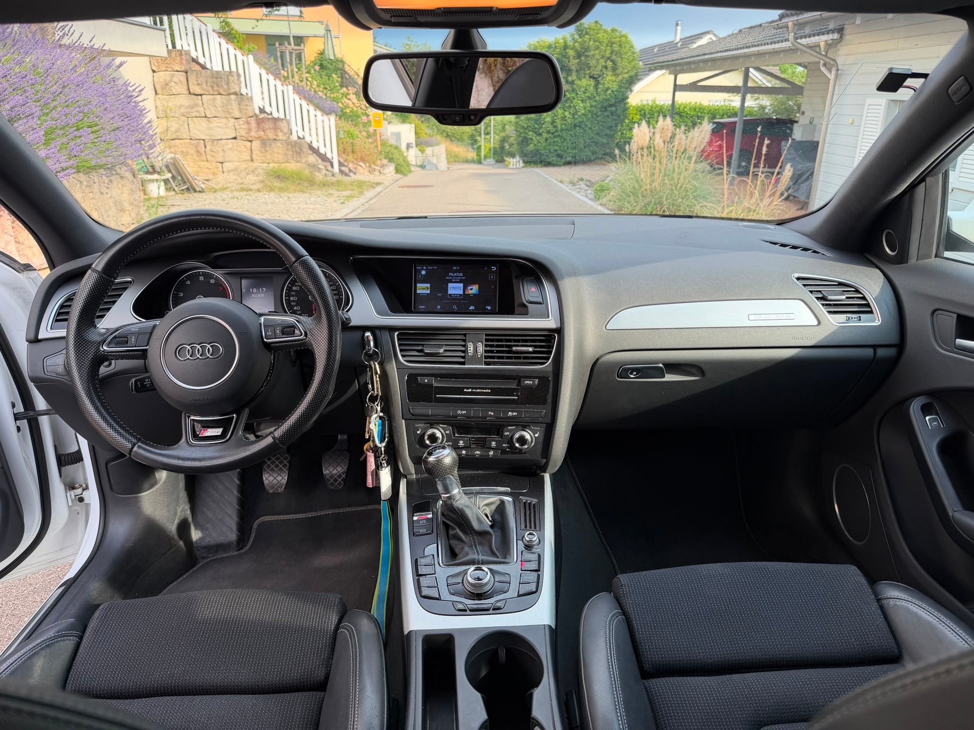 AUDI A4 Avant 1.8 TFSI quattro-image-4