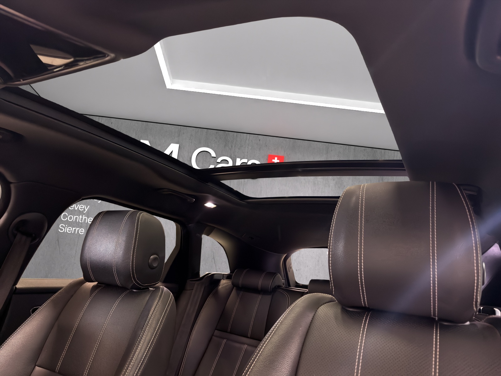 LAND ROVER Range Rover Velar R-Dynamic D 300 S Automatic-image-13
