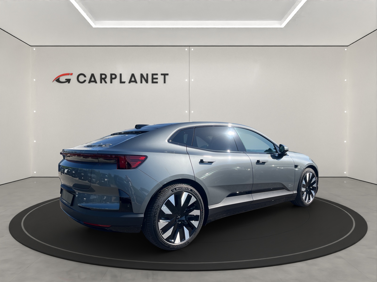 POLESTAR 4 Long Range Dual Motor-image-4