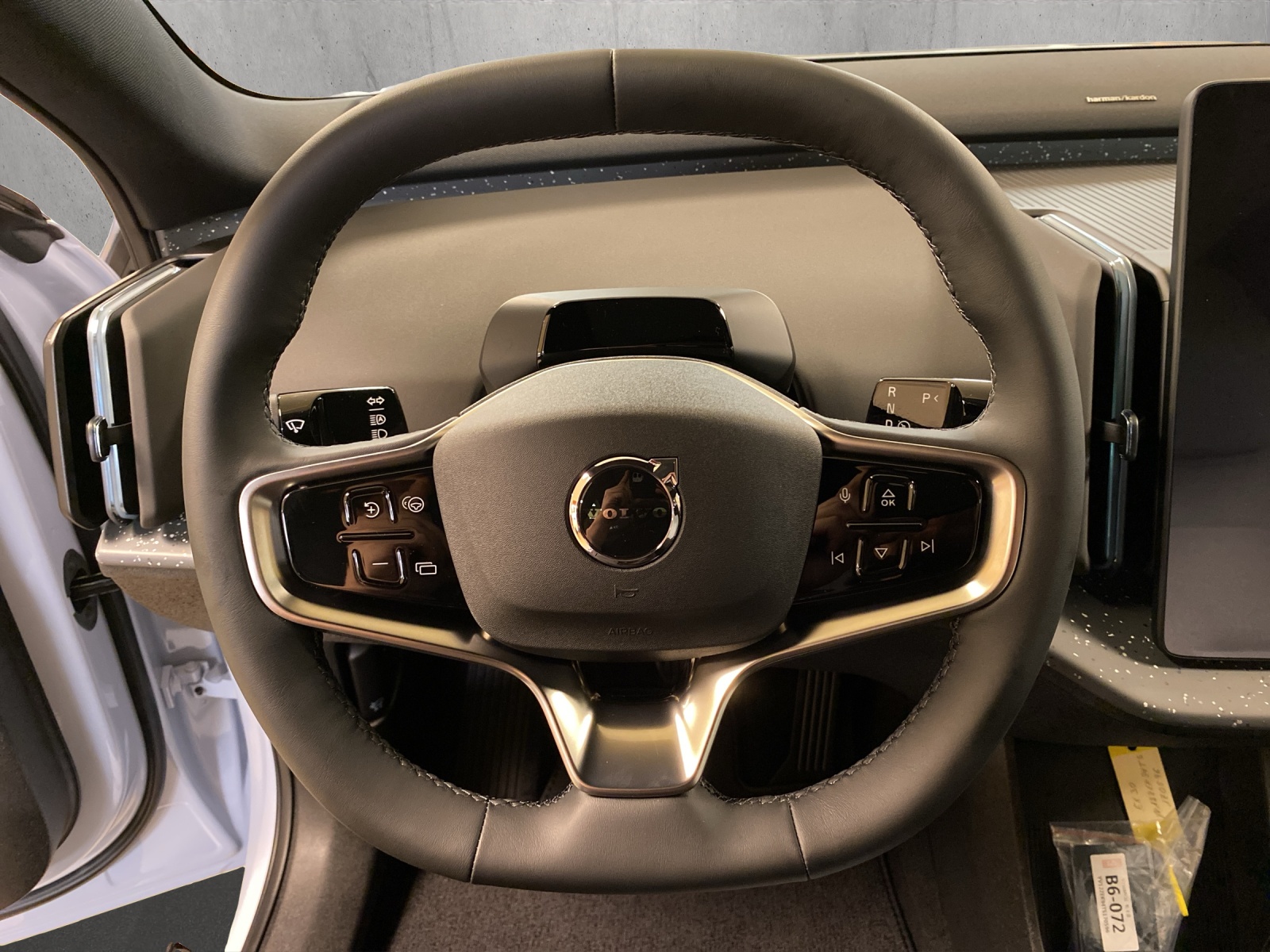 VOLVO EX30 Cross Country E60 69kWh Twin Performance AWD-image-9