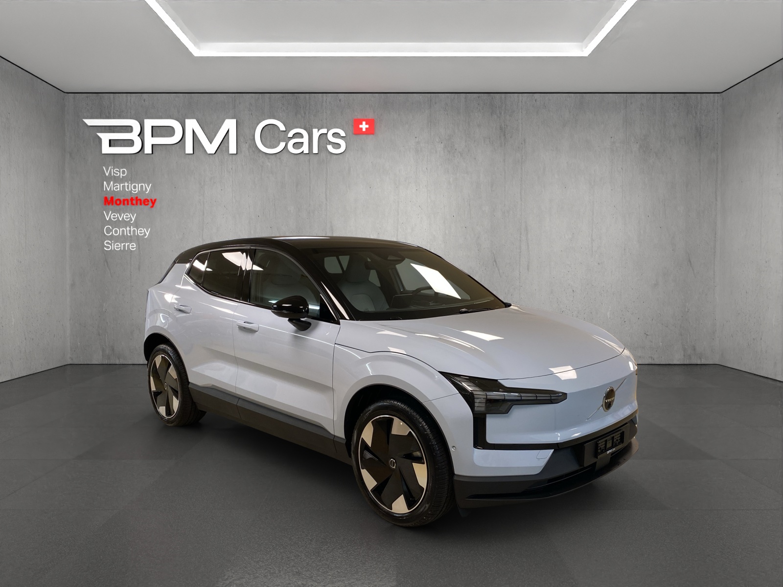 VOLVO EX30 Cross Country E60 69kWh Twin Performance AWD-image-0