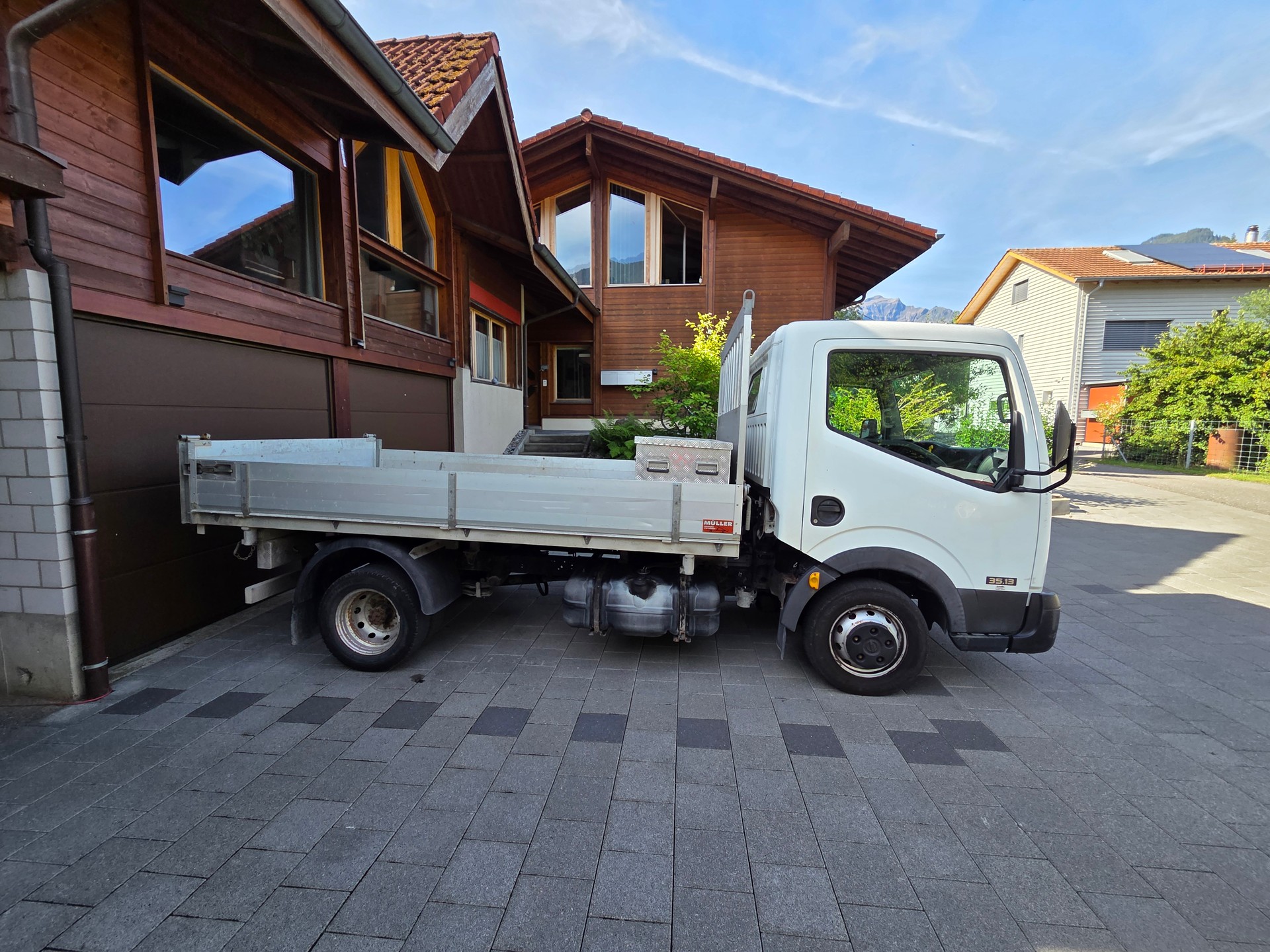 NISSAN CABSTAR-image-2