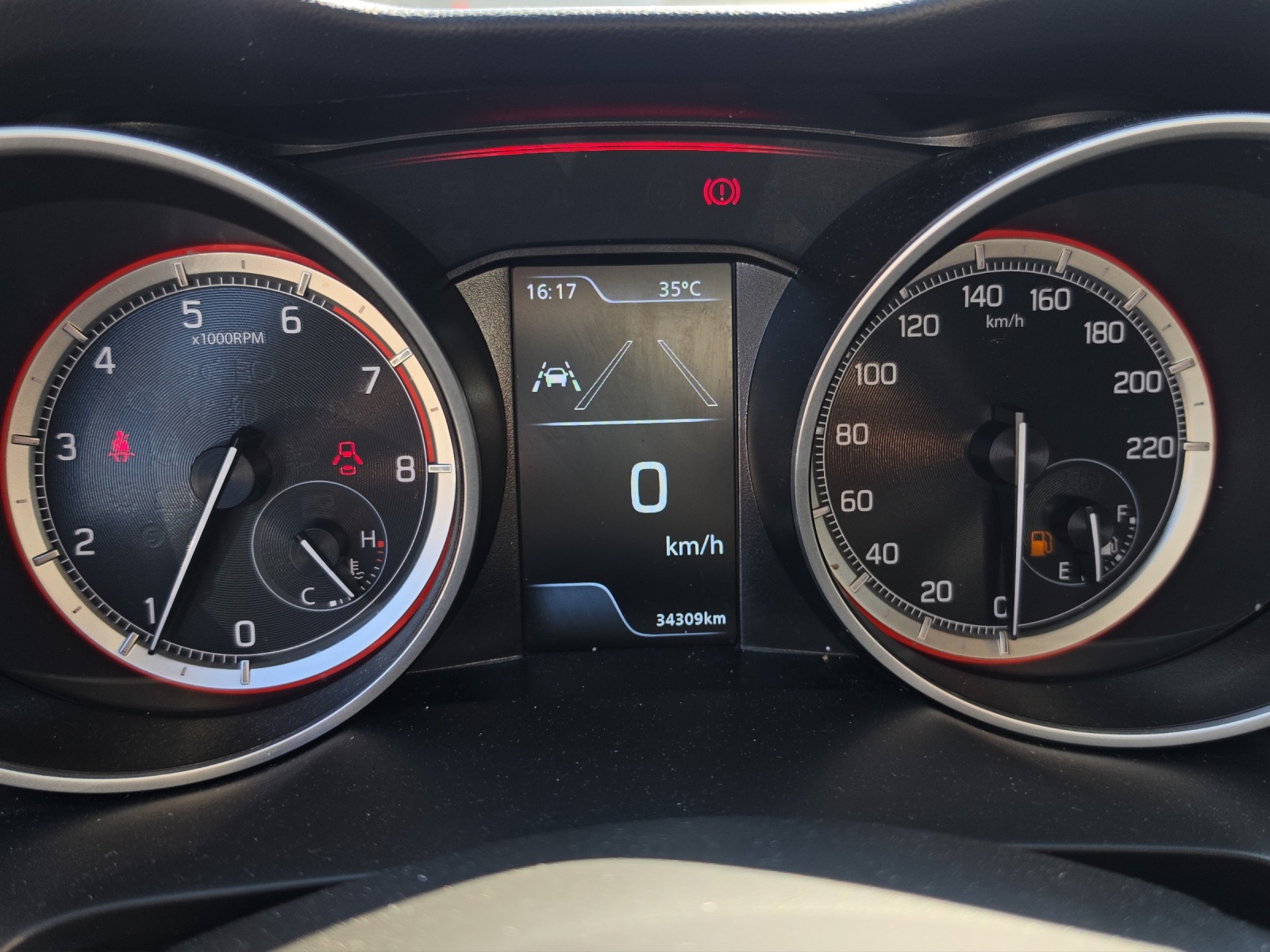 SUZUKI Swift 1.2 Compact Top 4x4 Hybrid-image-8