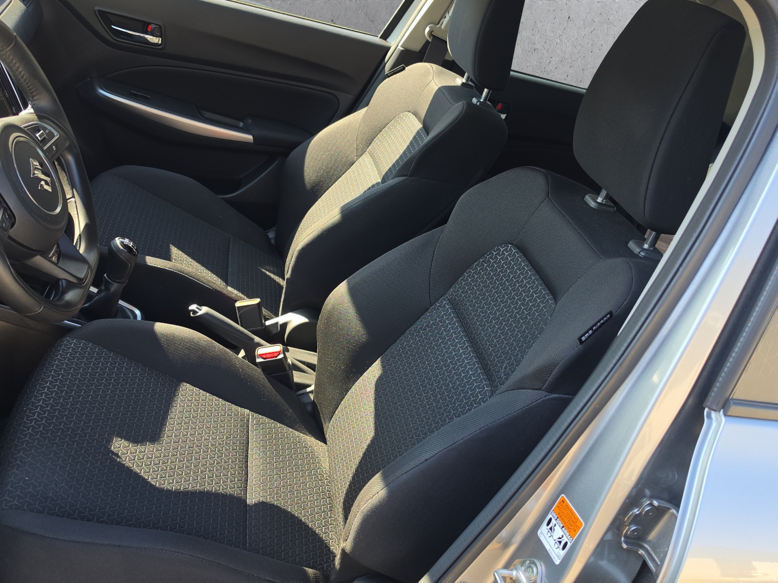 SUZUKI Swift 1.2 Compact Top 4x4 Hybrid-image-6