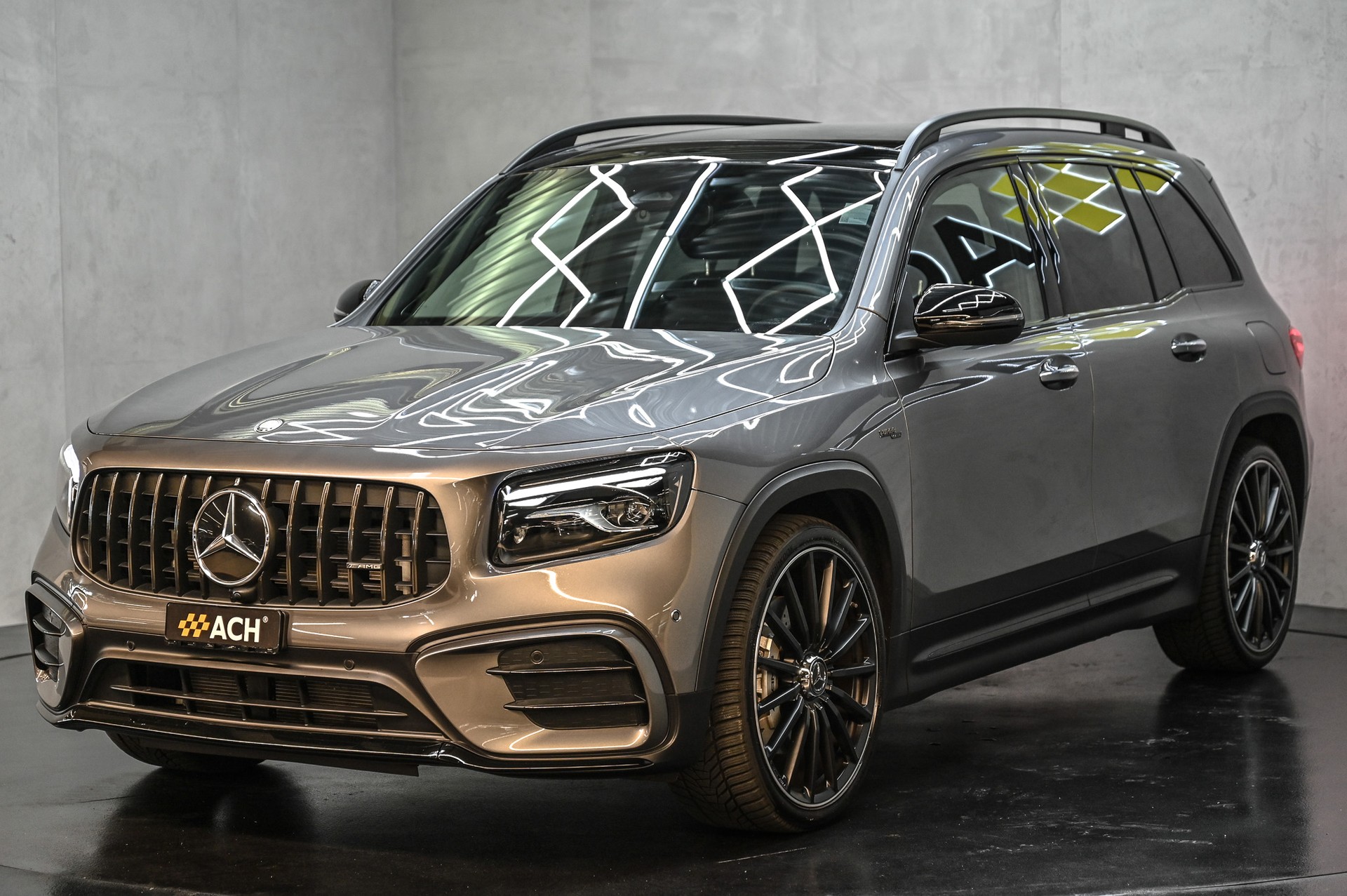 MERCEDES-BENZ GLB 35 AMG 4matic-showroom-element-2