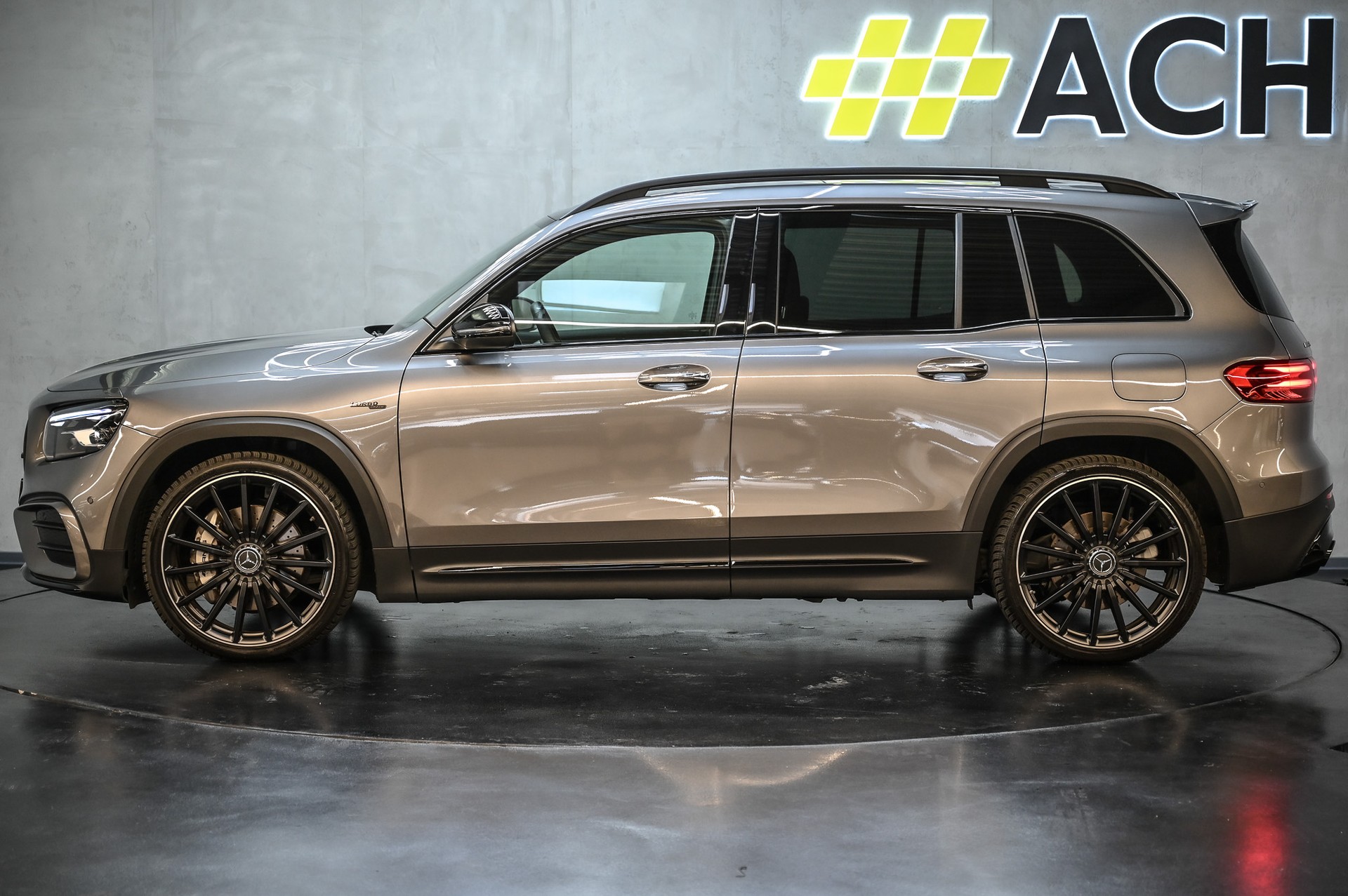 MERCEDES-BENZ GLB 35 AMG 4matic-image-4