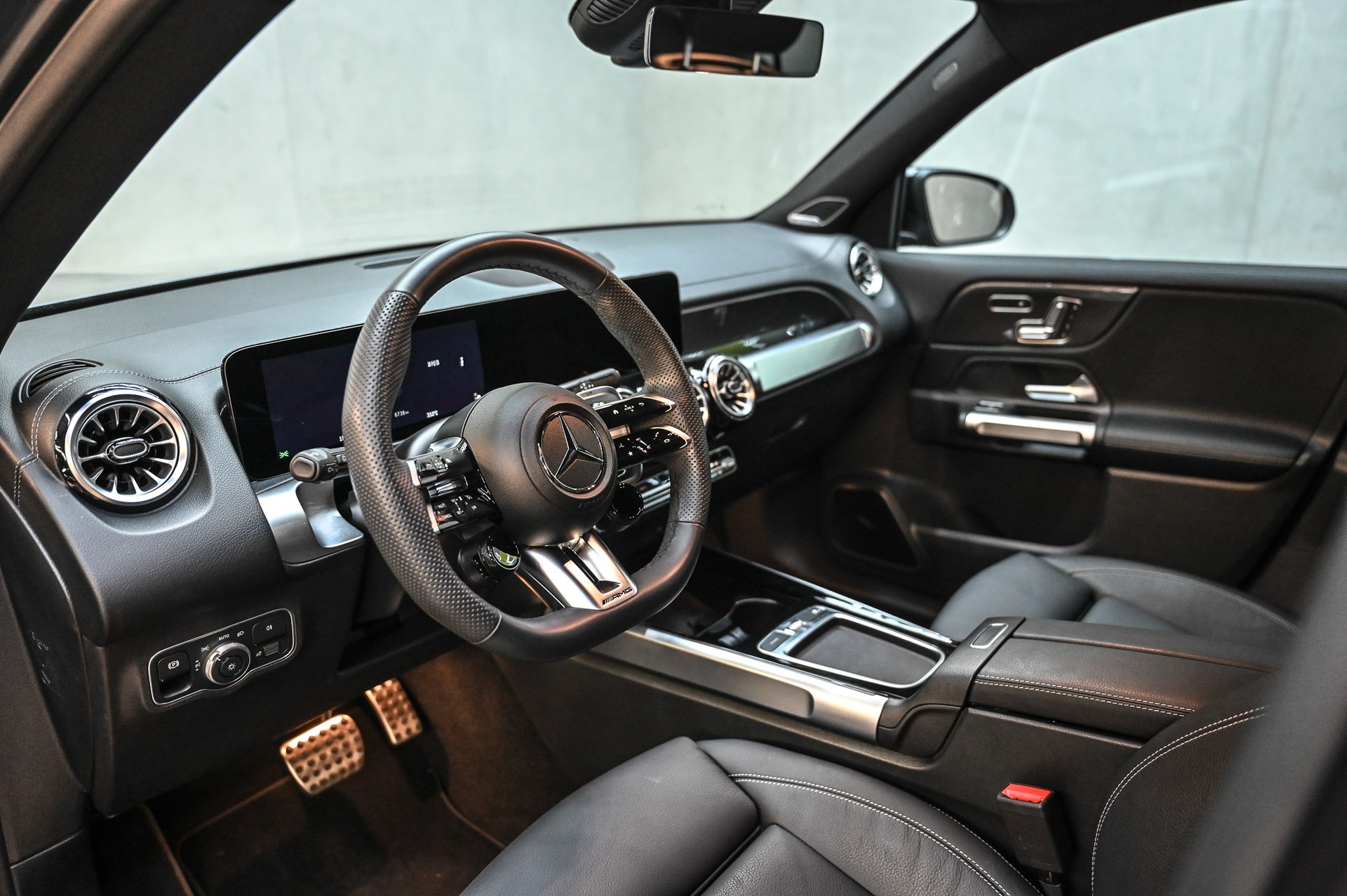 MERCEDES-BENZ GLB 35 AMG 4matic-image-17