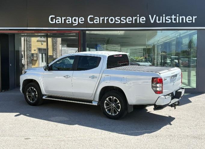MITSUBISHI L200 D-Cab Pick-up 2.2 DID 4x4 Style-image-3