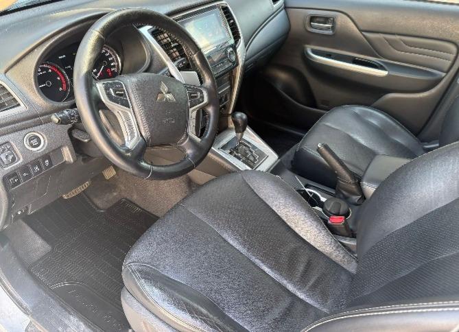MITSUBISHI L200 D-Cab Pick-up 2.2 DID 4x4 Style-image-4