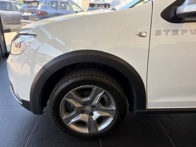 DACIA Logan MCV 0.9 Stepway Unlimited-image-3
