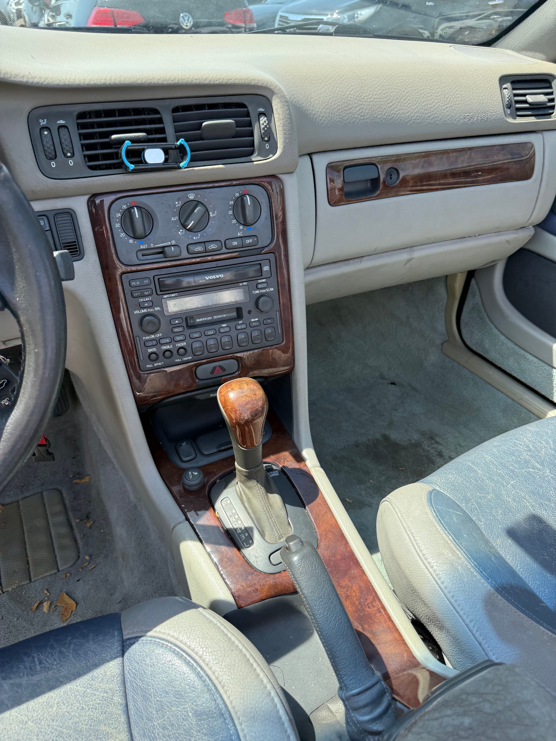 VOLVO C70 Cabriolet 2.4T-image-10