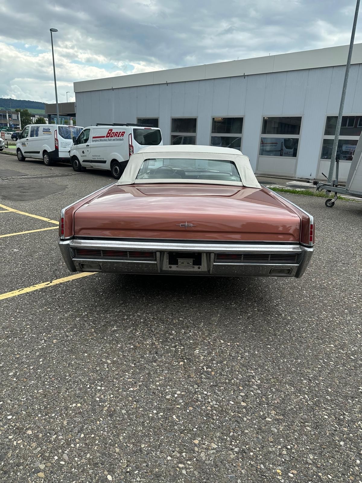 LINCOLN Continental-showroom-element-3