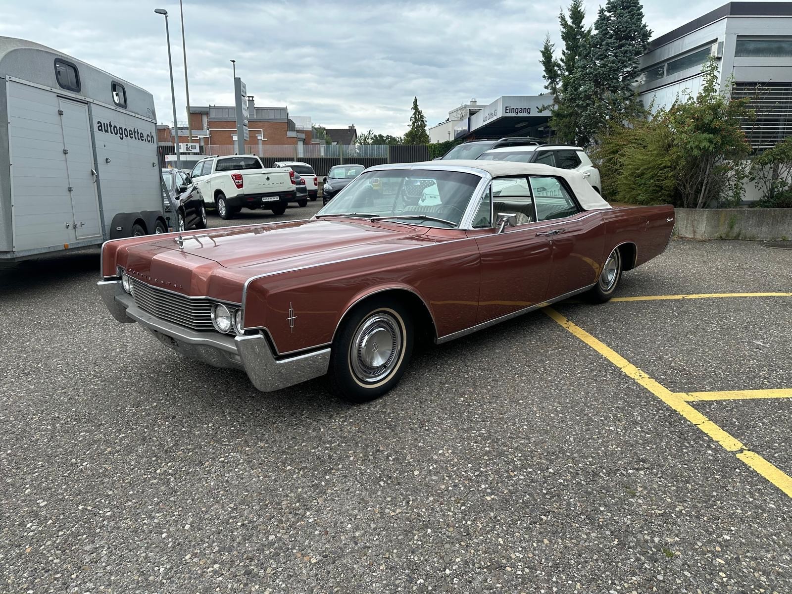LINCOLN Continental-image-9