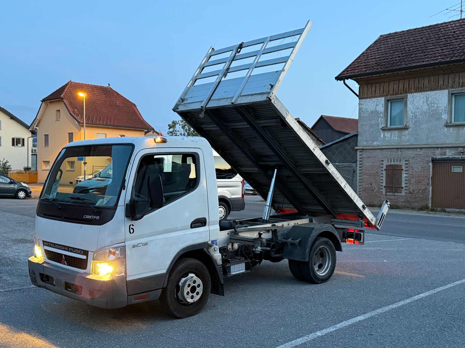 MITSUBISHI FUSO Canter 3C15