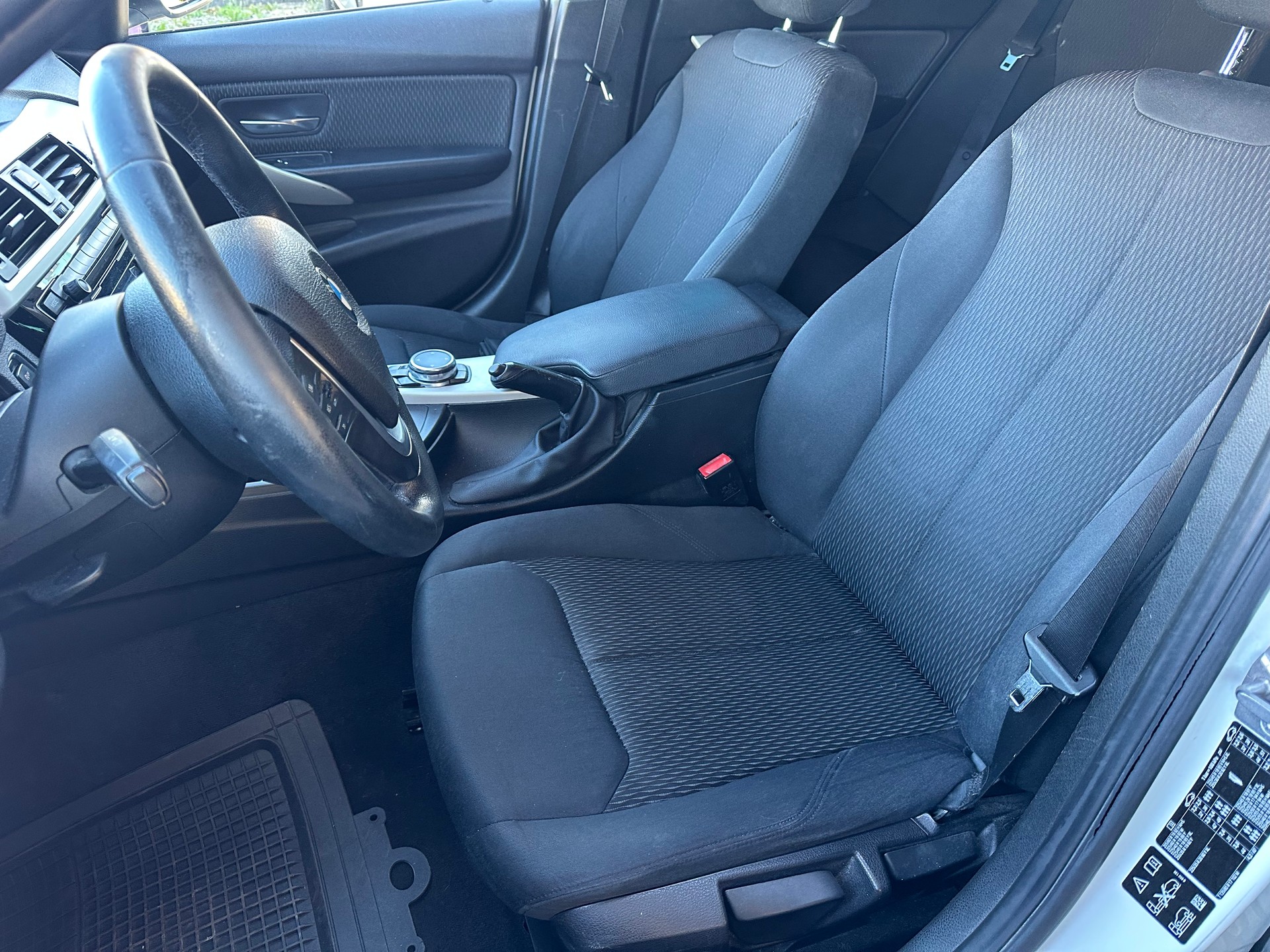 BMW 320d xDrive Touring Sport Line Steptronic-image-5