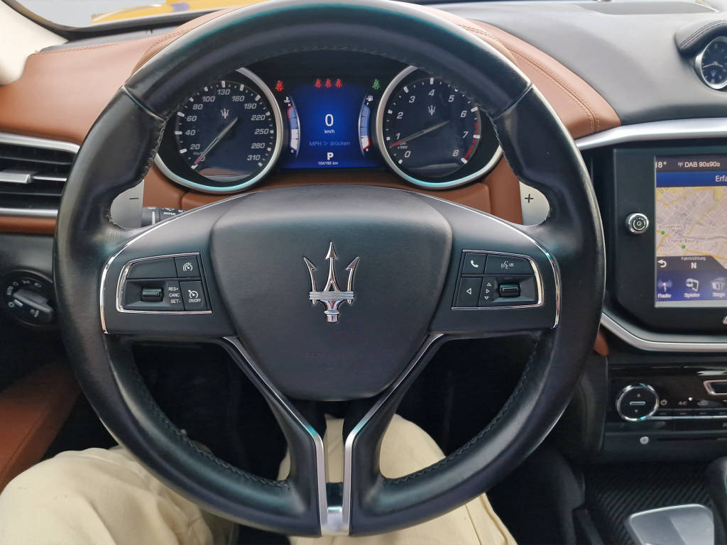 MASERATI Ghibli 3.0 V6 S Q4-image-14